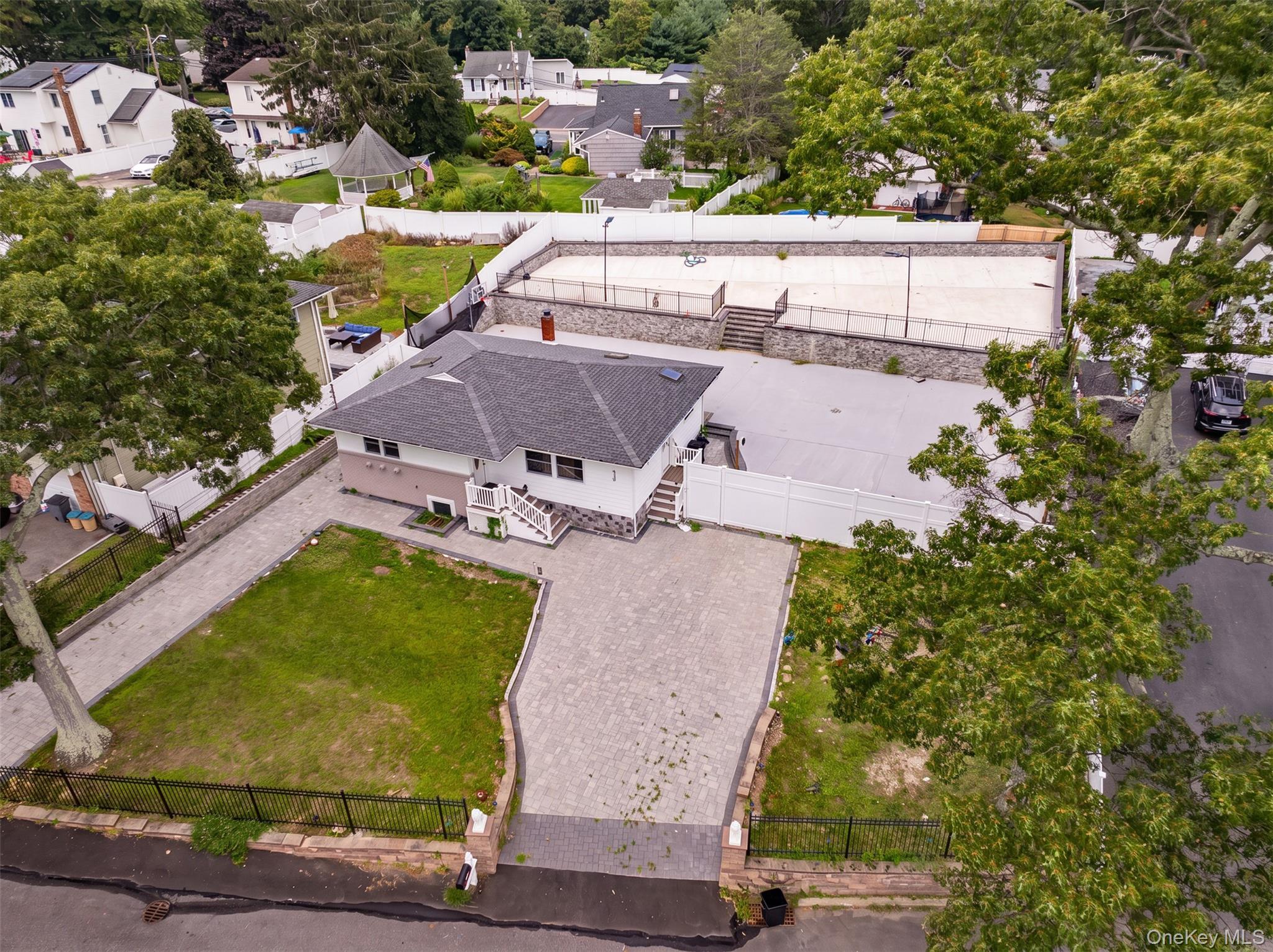 Single Family Ontario Street Suffolk County, NY 11779, MLS-1040582-4