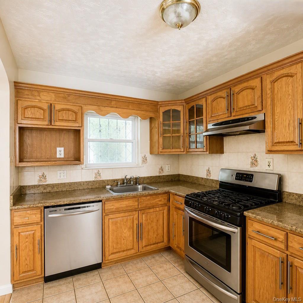 Single Family Matthews Avenue Bronx, NY 10467, MLS-1040592-4