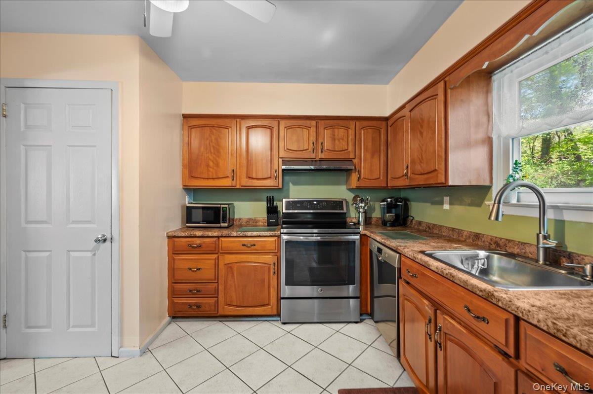 Single Family Lockwood Road Westchester County, NY 10567, MLS-1040599-10