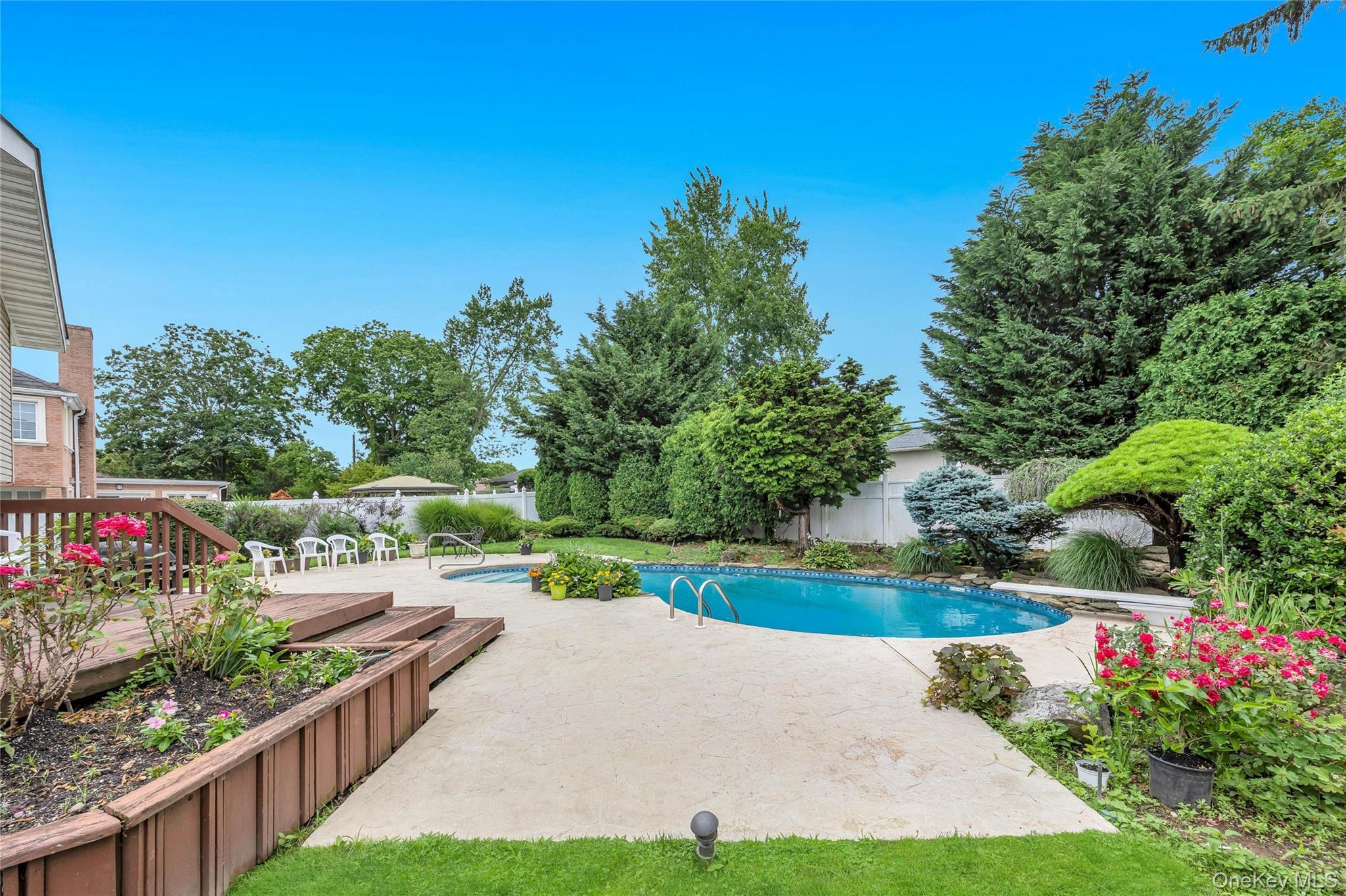 Single Family Village Drive Nassau County, NY 11753, MLS-1040601-39