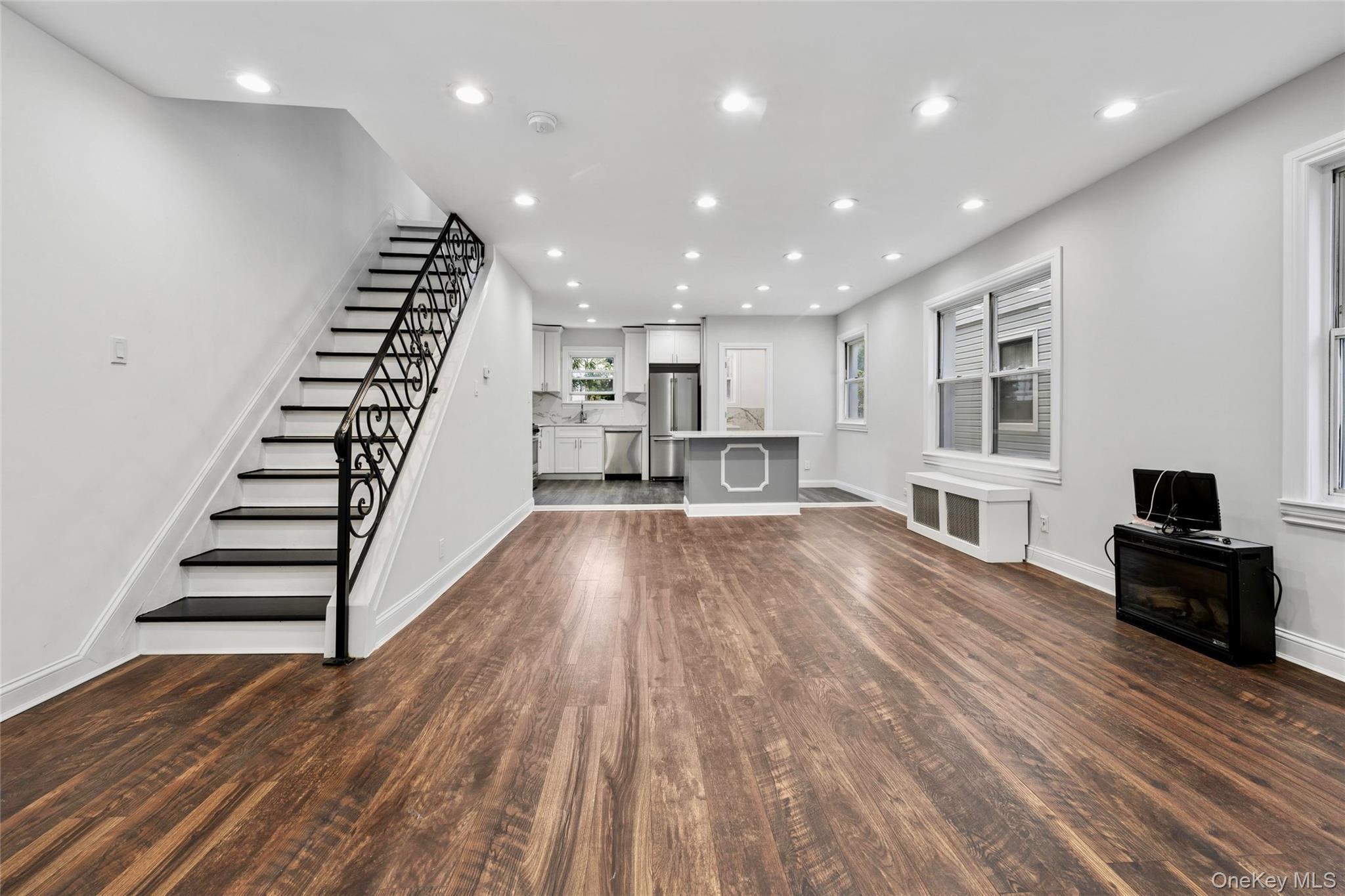 Single Family Paulding Avenue Bronx, NY 10462, MLS-1040604-13