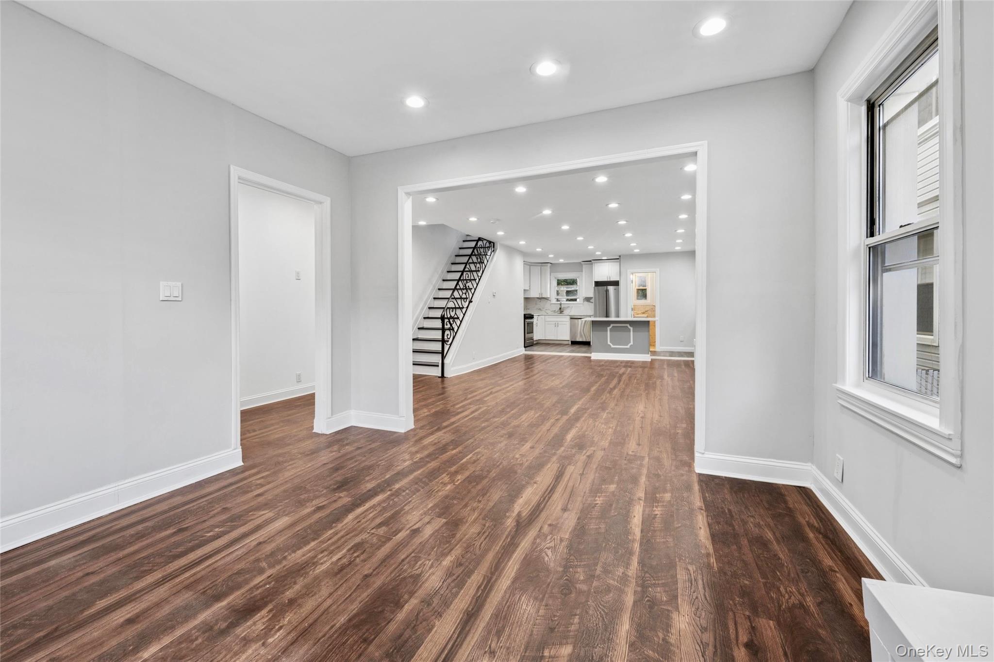 Single Family Paulding Avenue Bronx, NY 10462, MLS-1040604-16