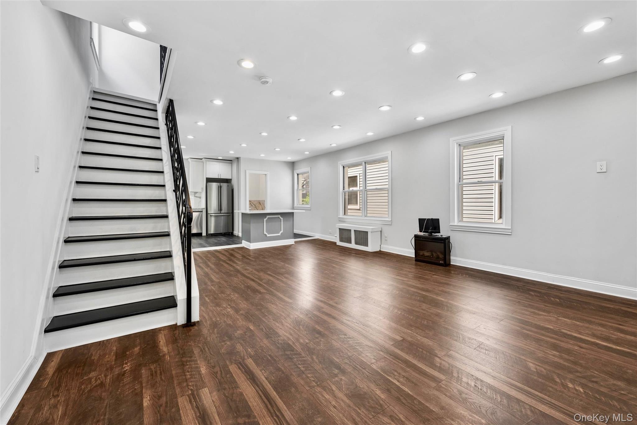 Single Family Paulding Avenue Bronx, NY 10462, MLS-1040604-9