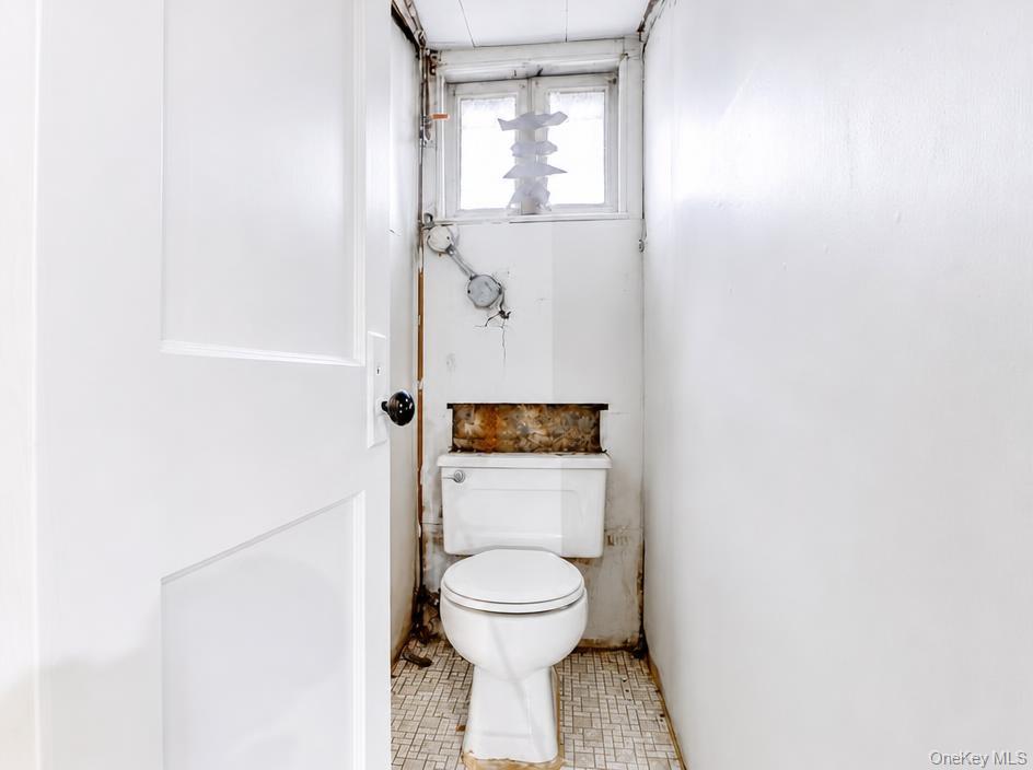 Single Family 66th Avenue  Queens, NY 11374, MLS-1040618-32