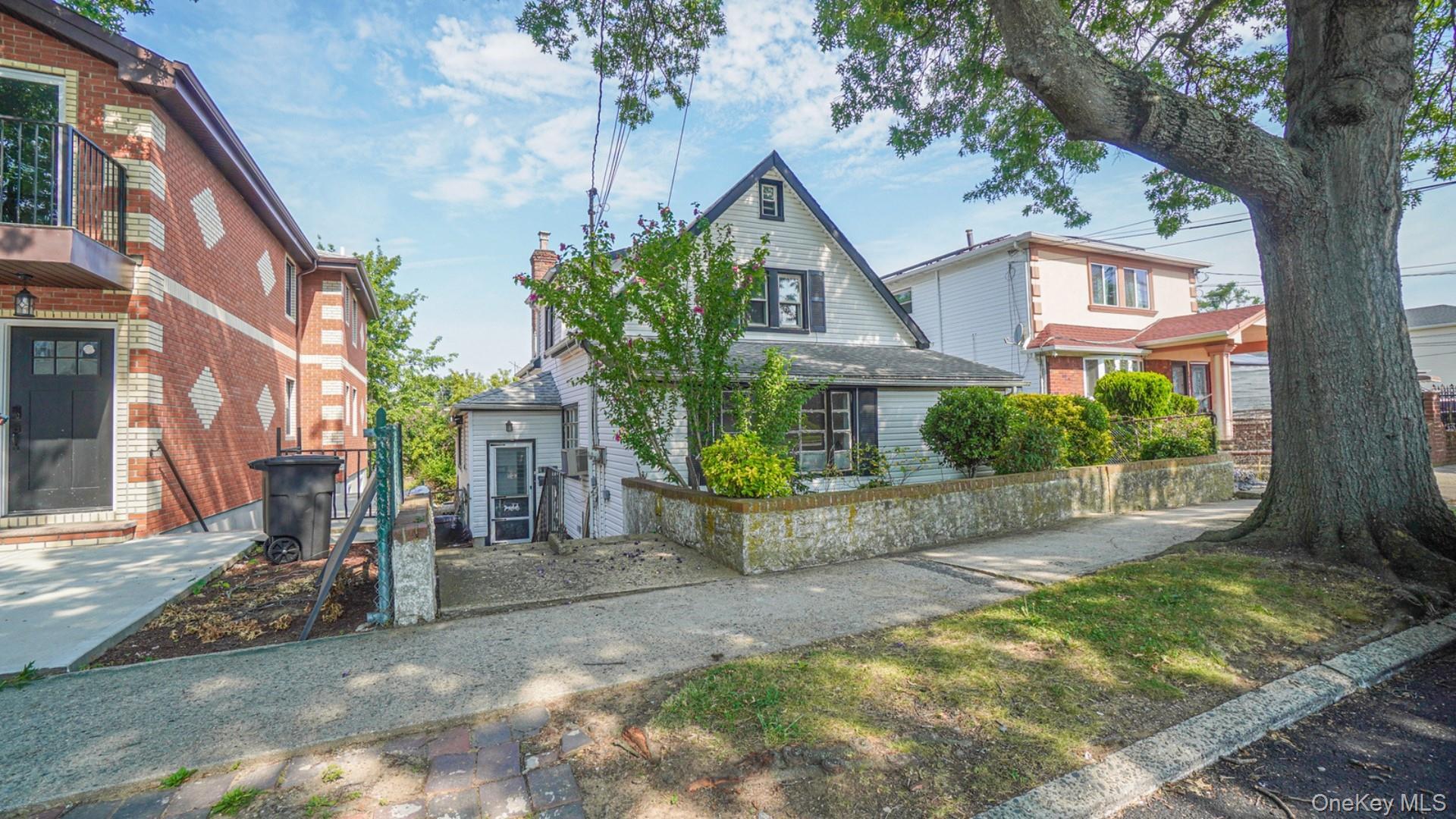 Single Family 231st Street Queens, NY 11413, MLS-1040621-3
