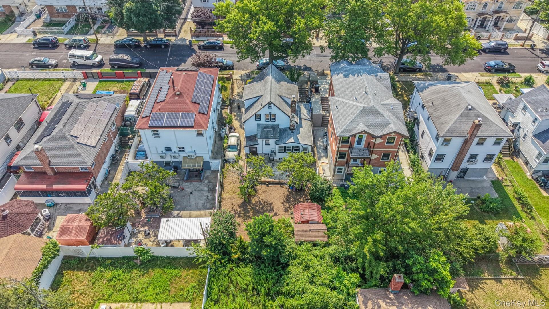 Single Family 231st Street Queens, NY 11413, MLS-1040621-7
