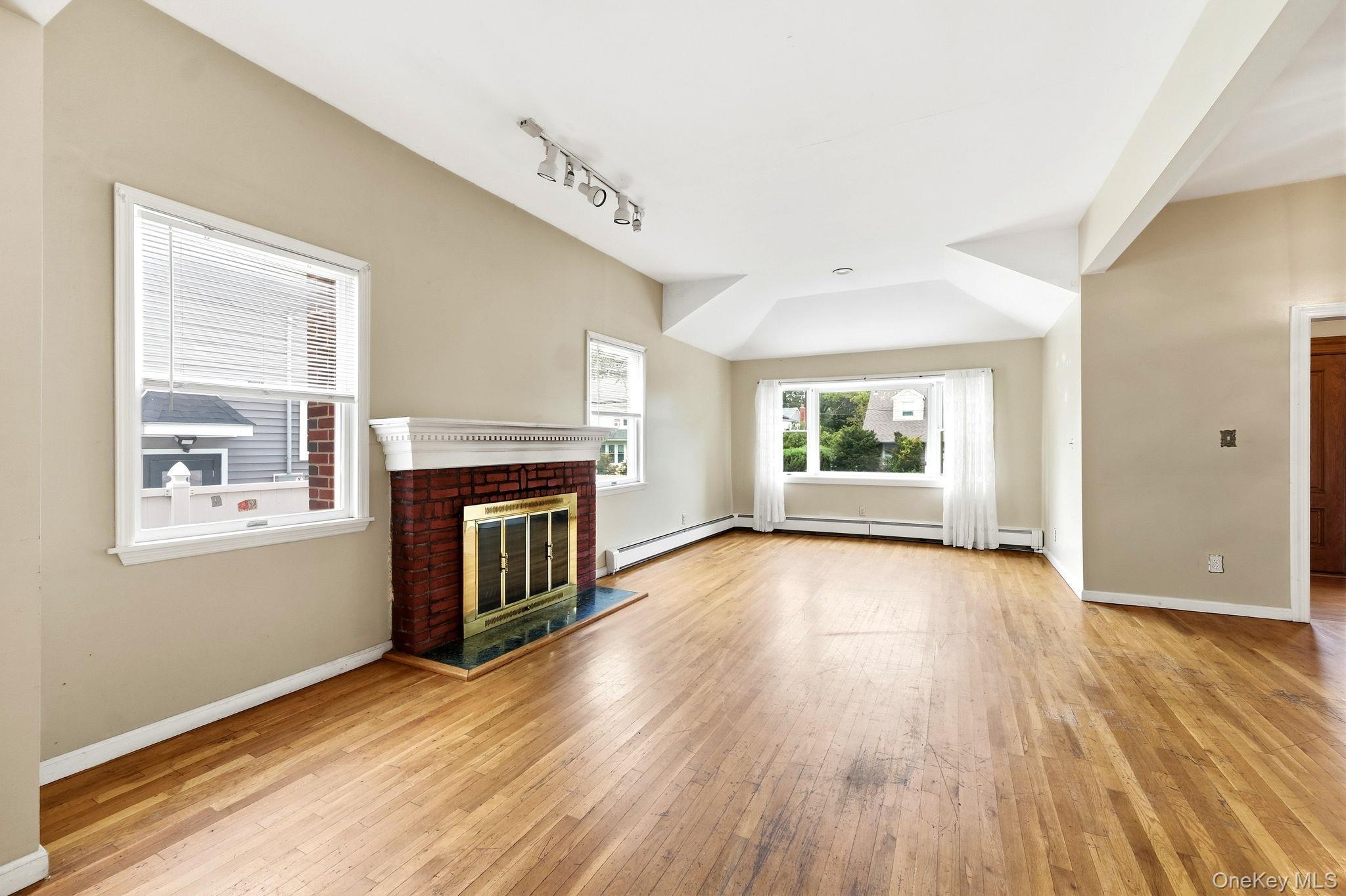 Single Family N Corona Avenue  Nassau County, NY 11580, MLS-1040624-12