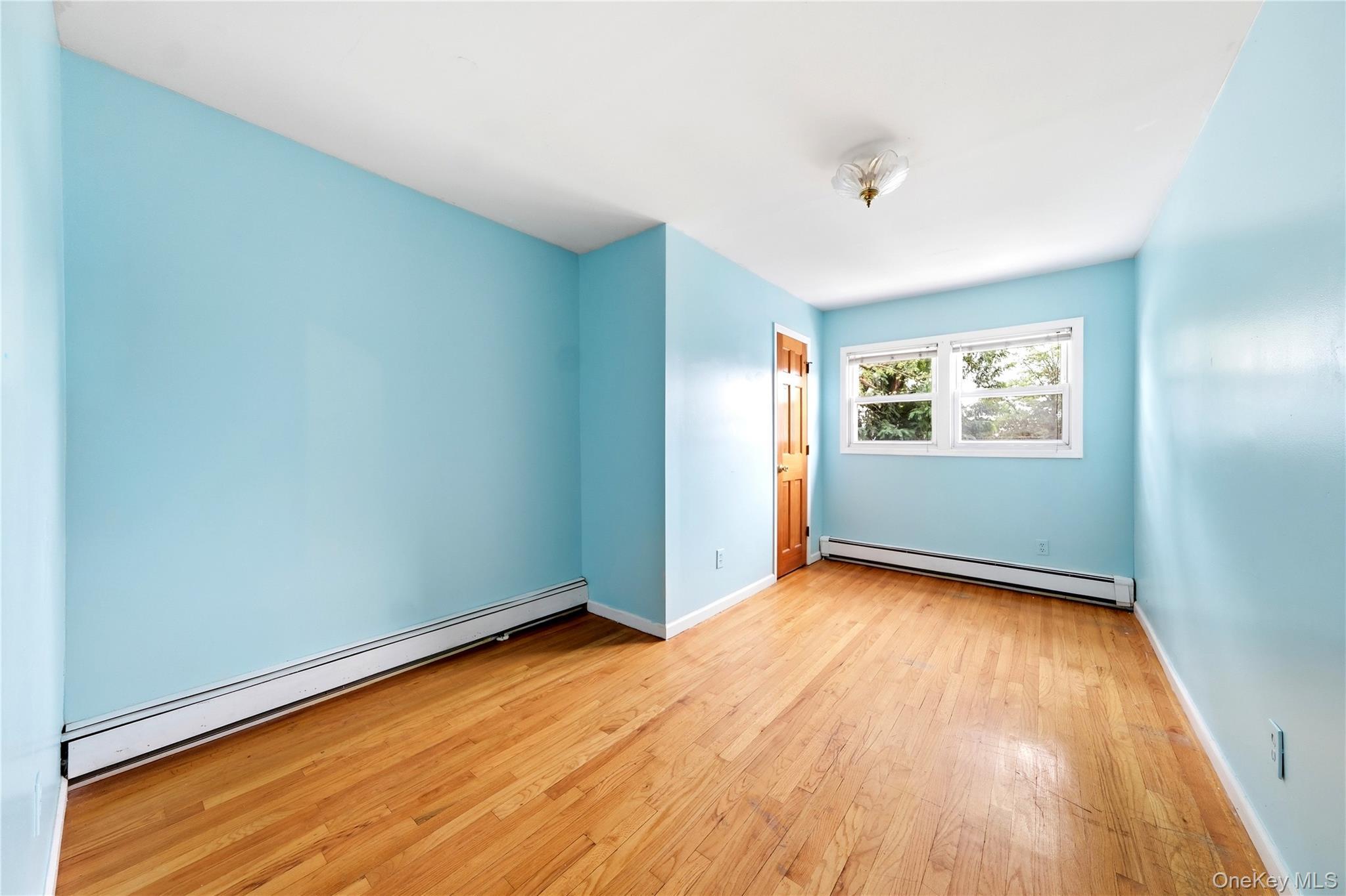 Single Family N Corona Avenue  Nassau County, NY 11580, MLS-1040624-34