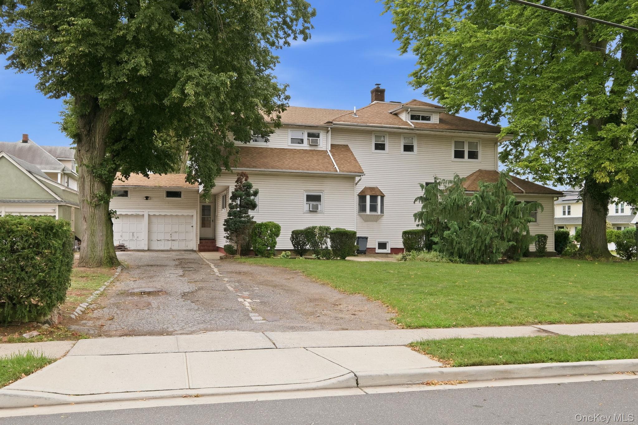 Single Family N Corona Avenue  Nassau County, NY 11580, MLS-1040624-4