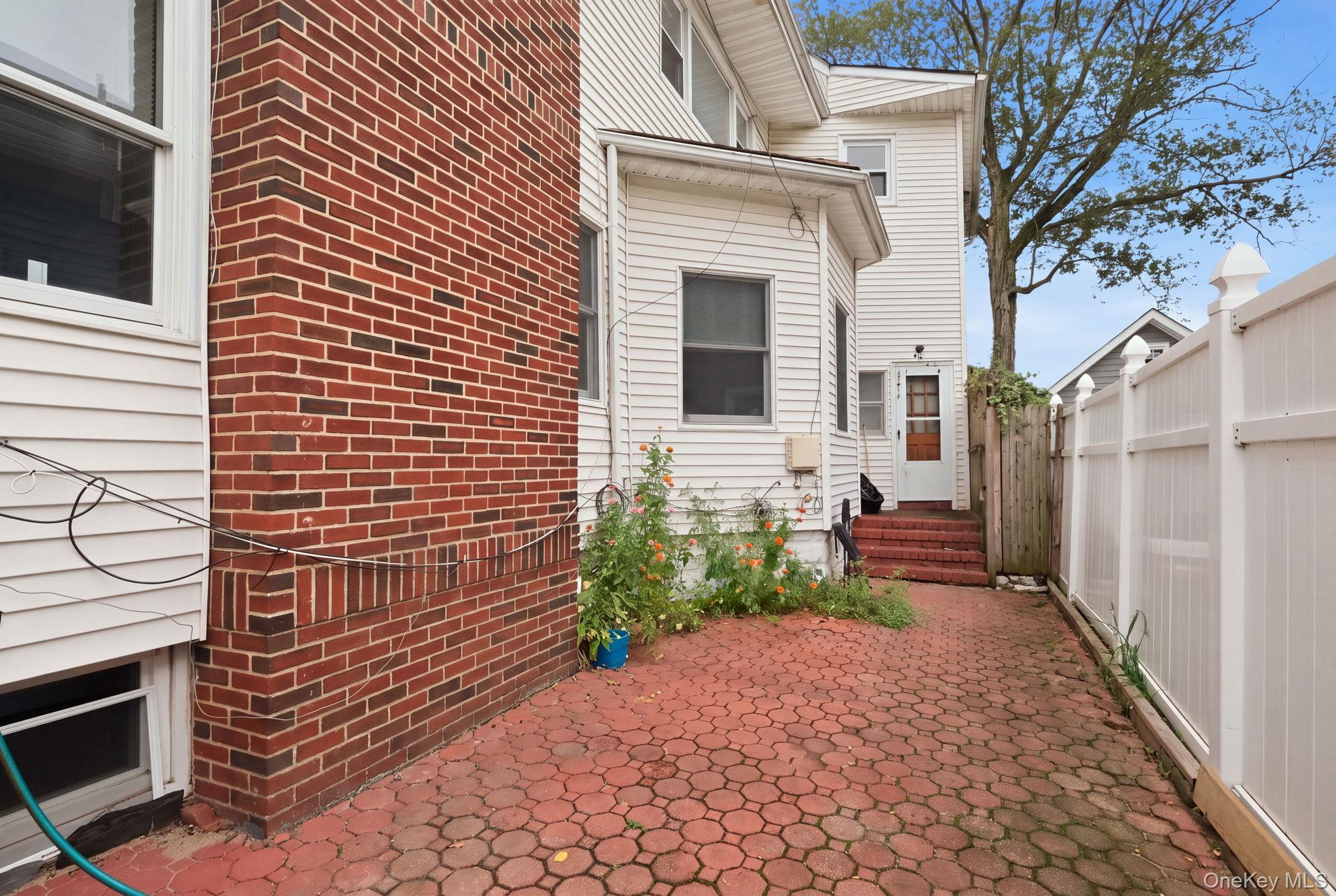 Single Family N Corona Avenue  Nassau County, NY 11580, MLS-1040624-41