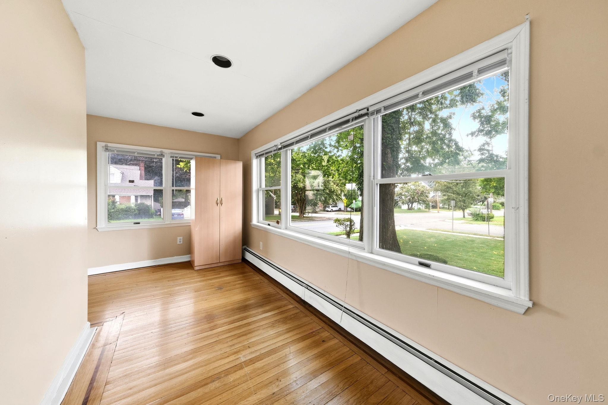 Single Family N Corona Avenue  Nassau County, NY 11580, MLS-1040624-7