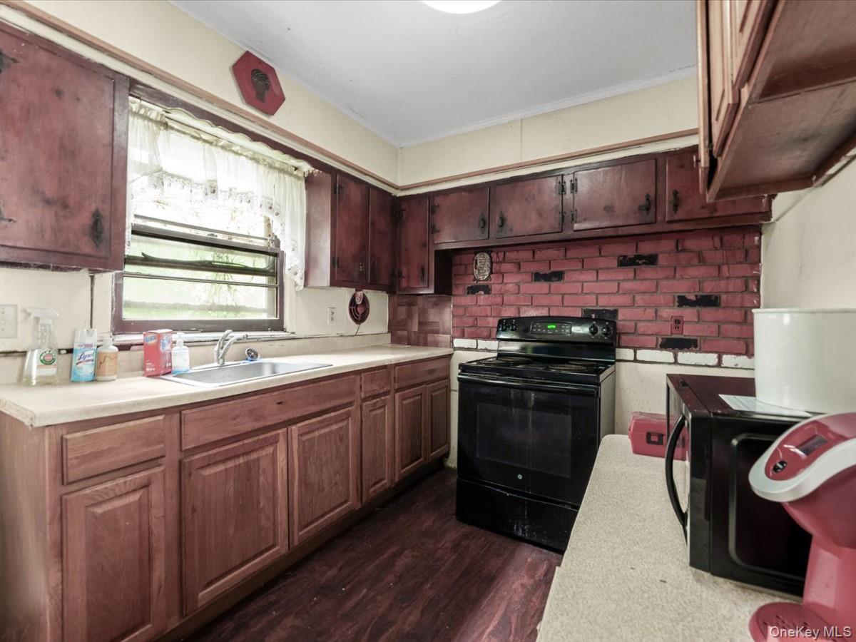 Single Family Lemon Street Suffolk County, NY 11722, MLS-1040626-4
