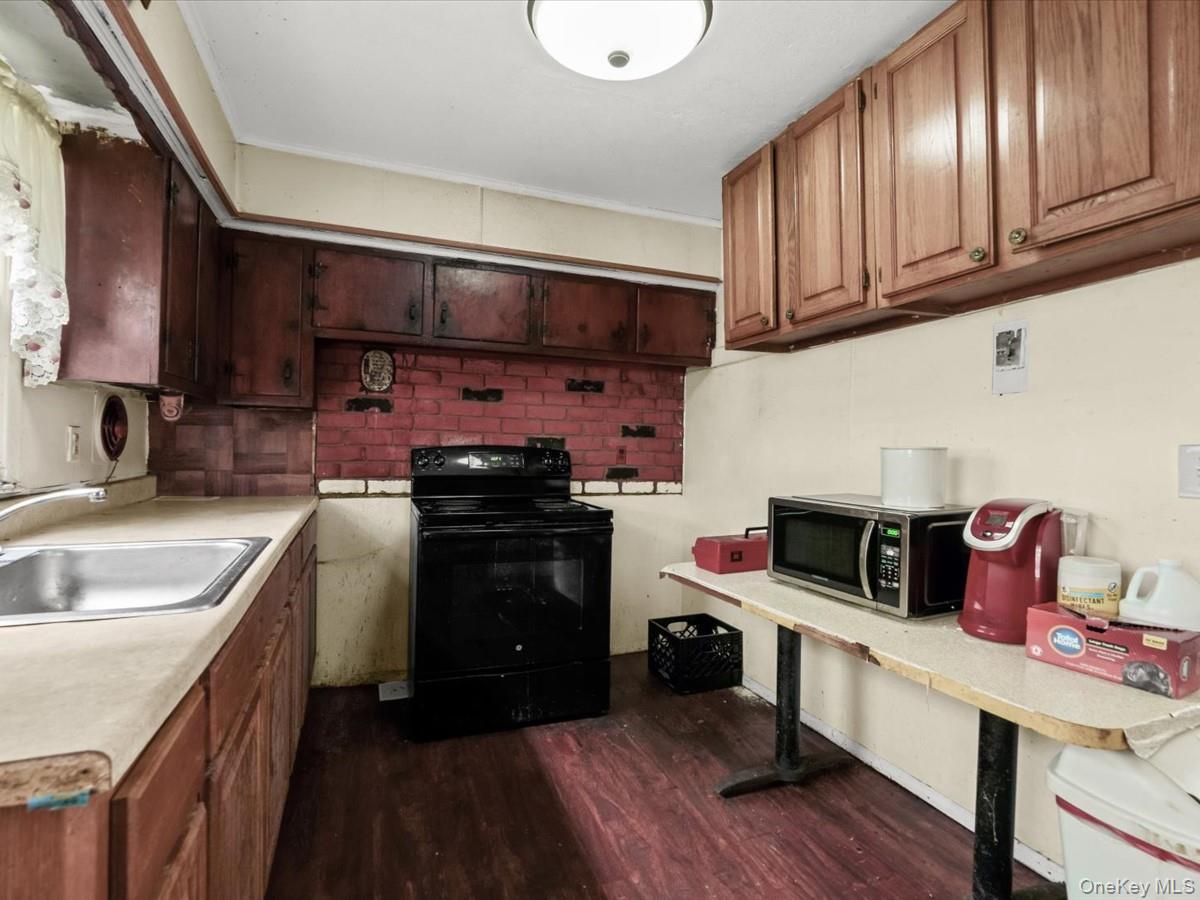 Single Family Lemon Street Suffolk County, NY 11722, MLS-1040626-5