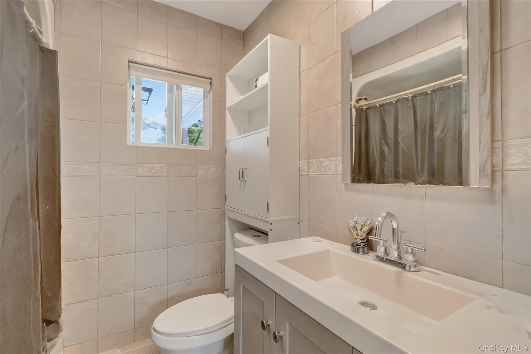 Single Family Washington Avenue Suffolk County, NY 11717, MLS-1040640-10