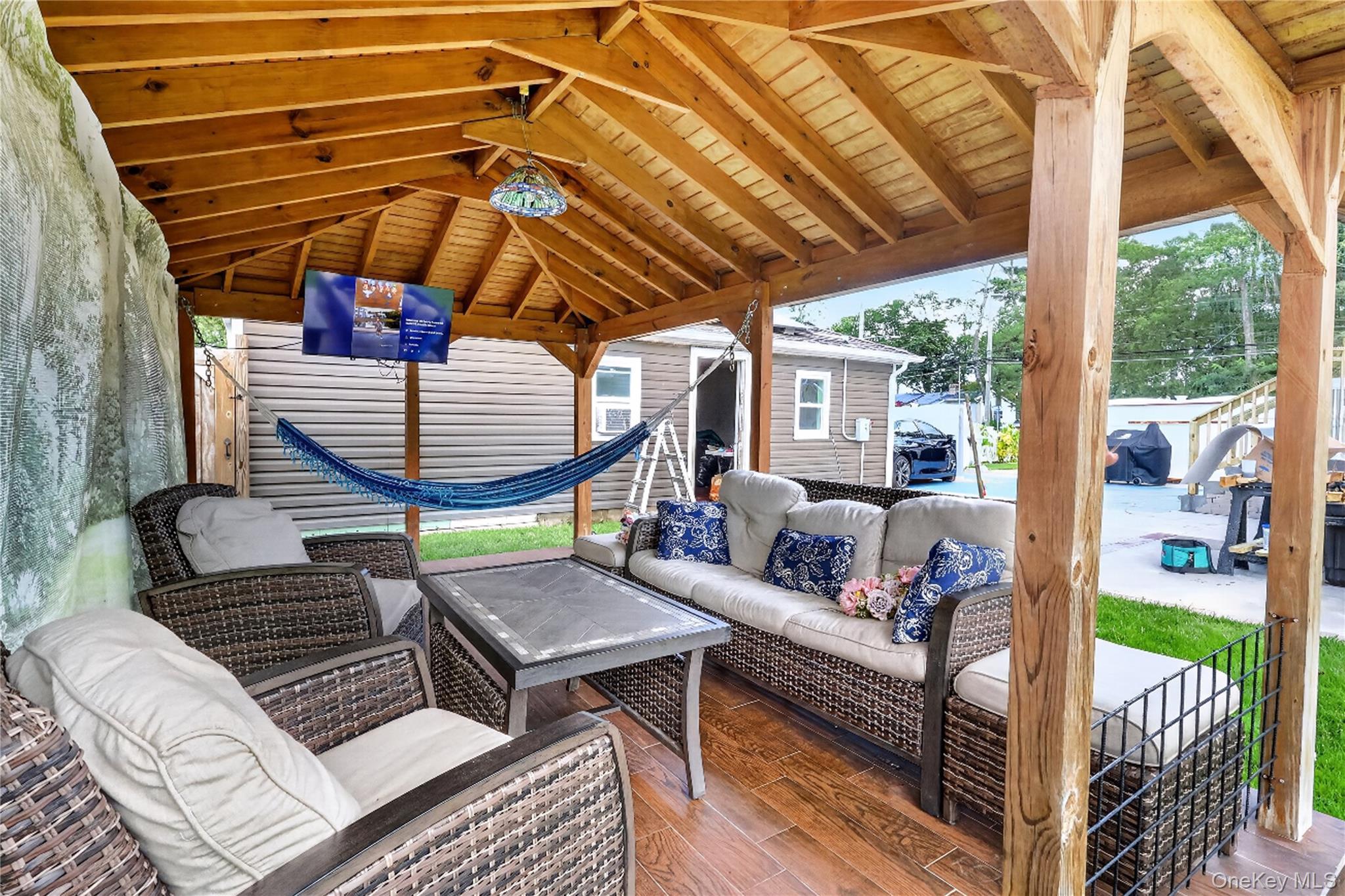 Single Family Washington Avenue Suffolk County, NY 11717, MLS-1040640-17