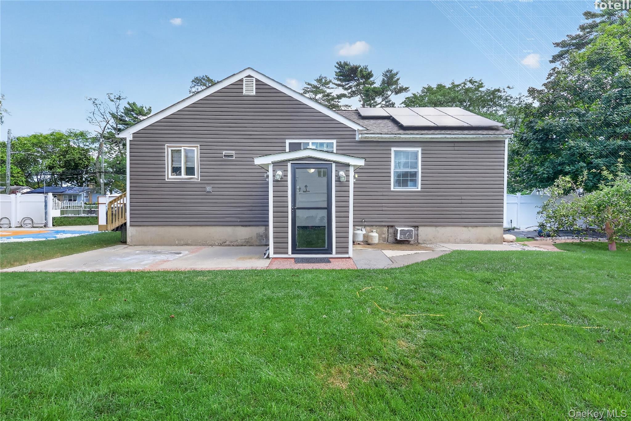 Single Family Washington Avenue Suffolk County, NY 11717, MLS-1040640-19