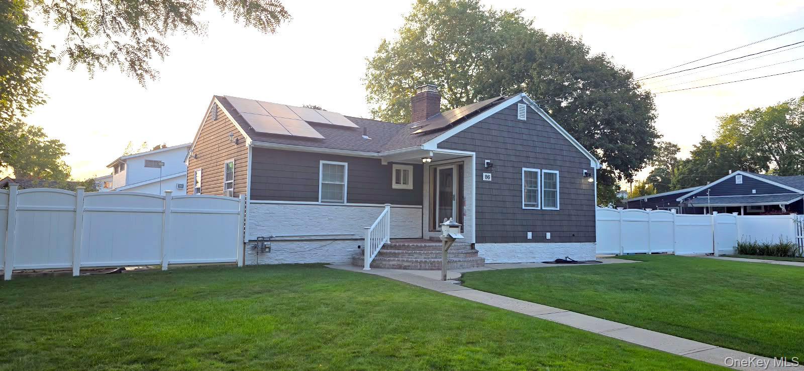Single Family Washington Avenue Suffolk County, NY 11717, MLS-1040640-2