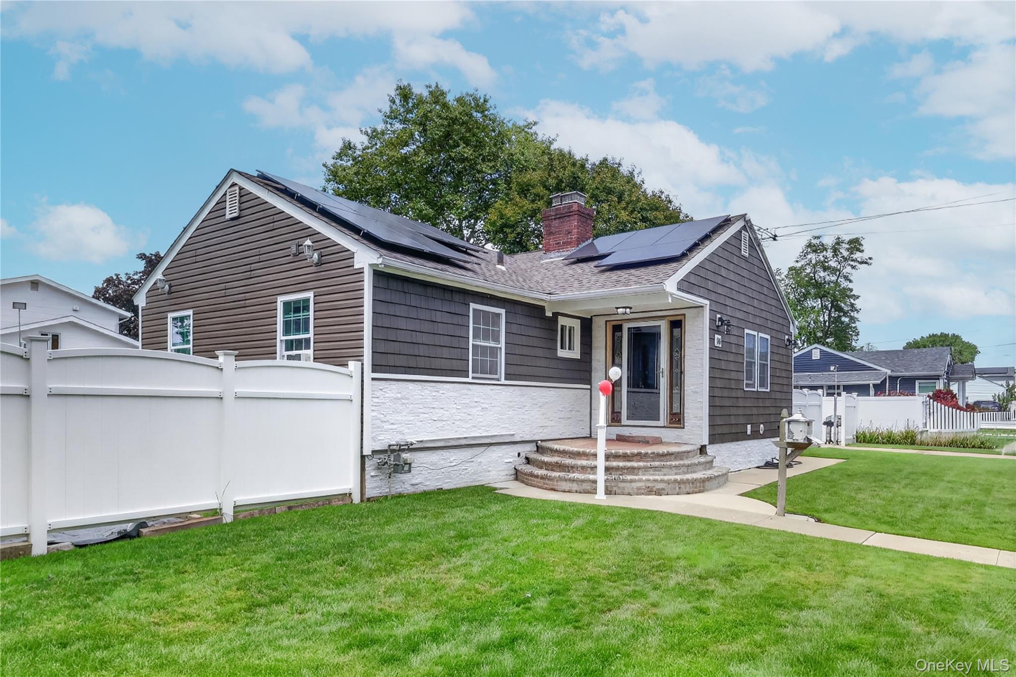 Single Family Washington Avenue  Suffolk County, NY 11717, MLS-1040640-23