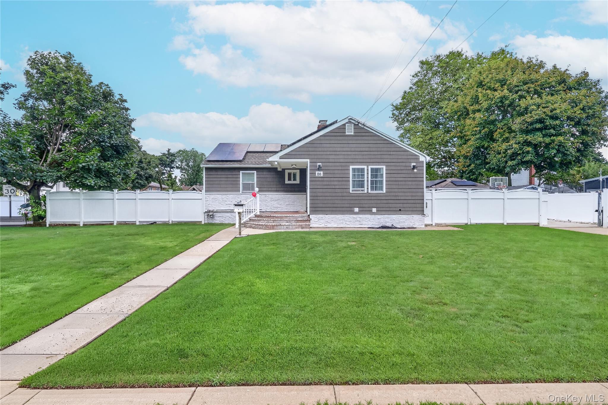 Single Family Washington Avenue Suffolk County, NY 11717, MLS-1040640-4