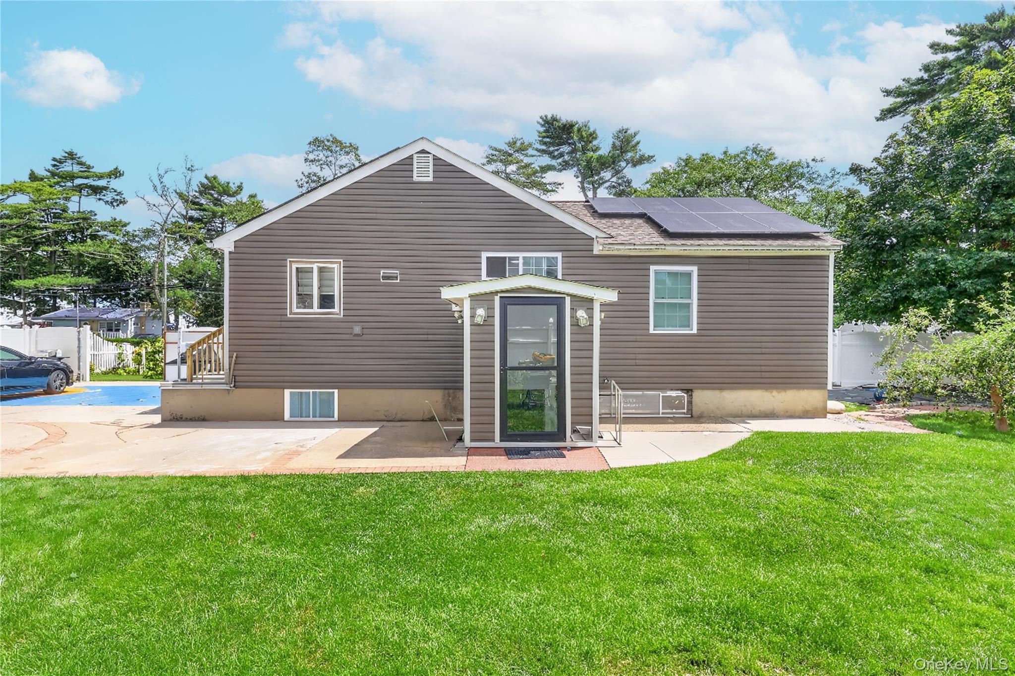 Single Family Washington Avenue Suffolk County, NY 11717, MLS-1040640-5