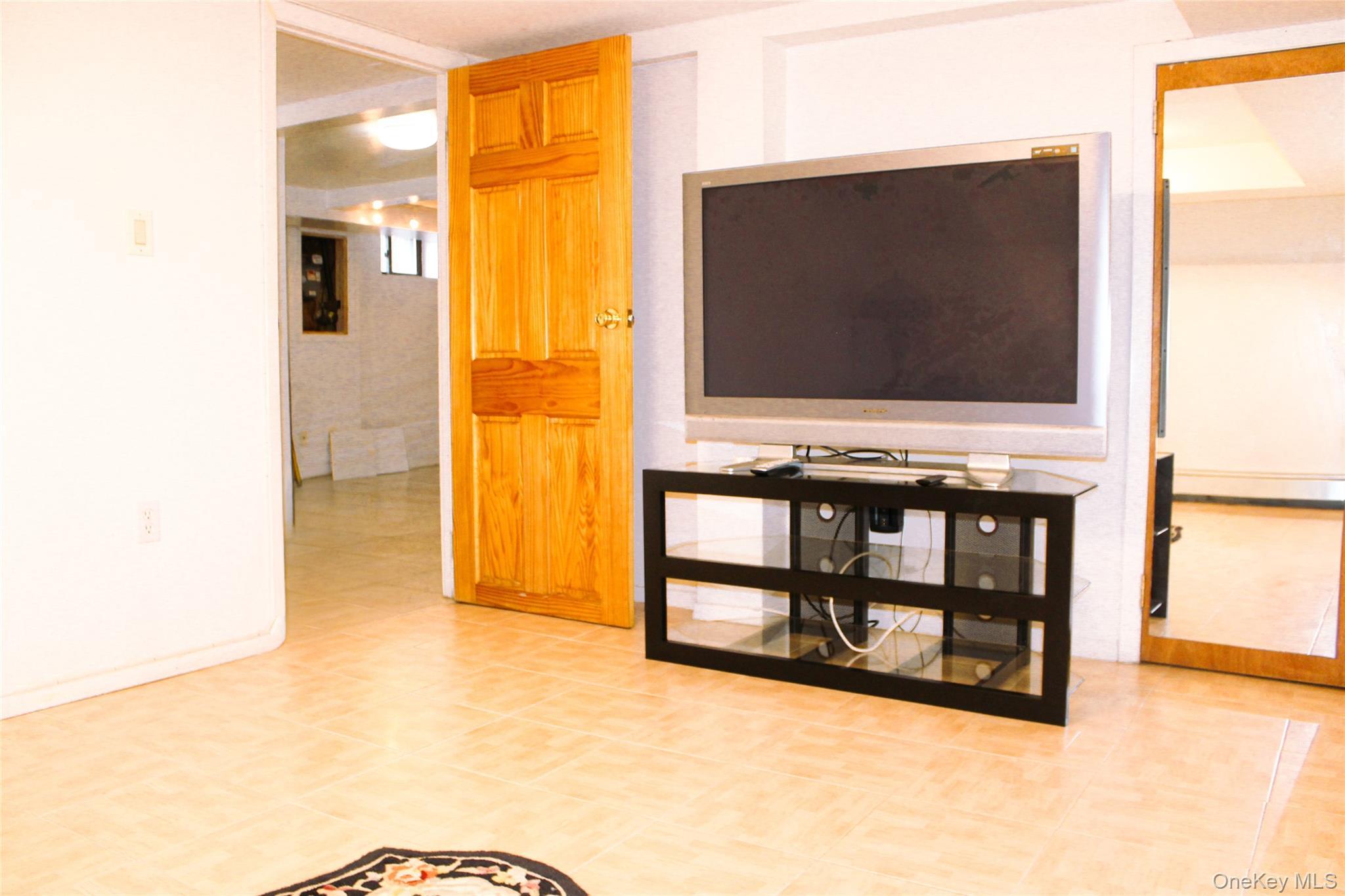 Single Family 225th Street Queens, NY 11413, MLS-1040643-12