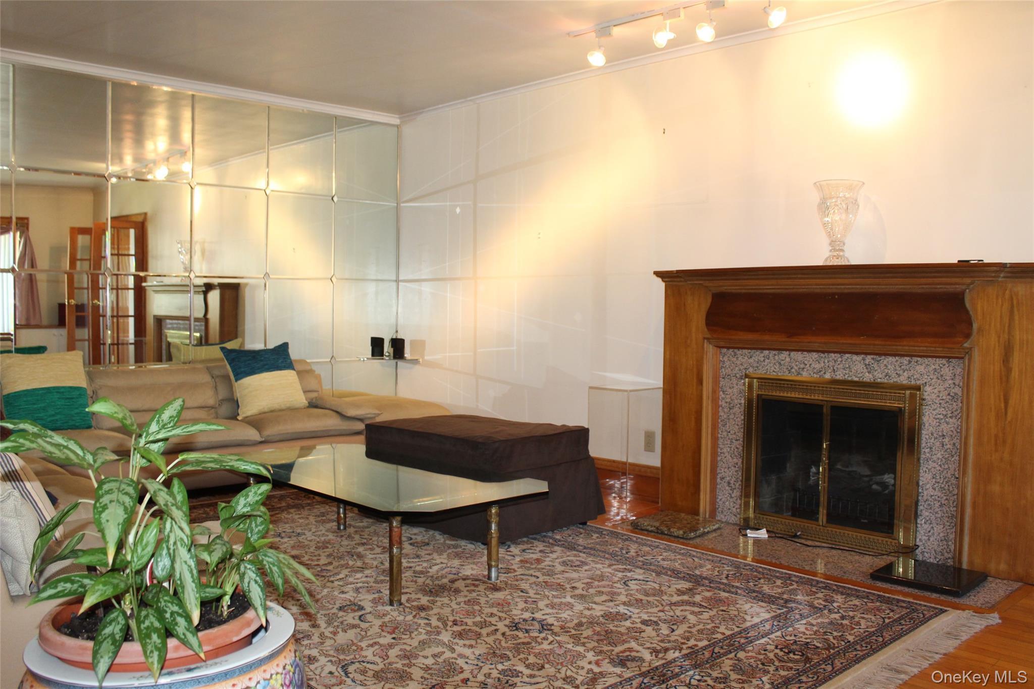 Single Family 225th Street Queens, NY 11413, MLS-1040643-3