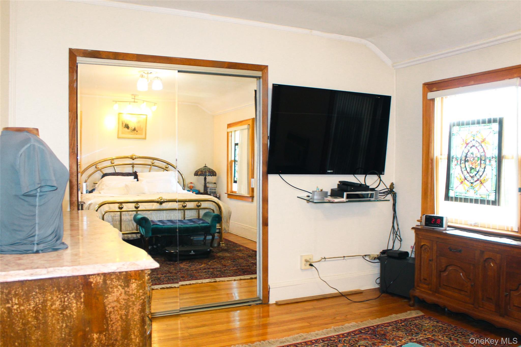 Single Family 225th Street Queens, NY 11413, MLS-1040643-31
