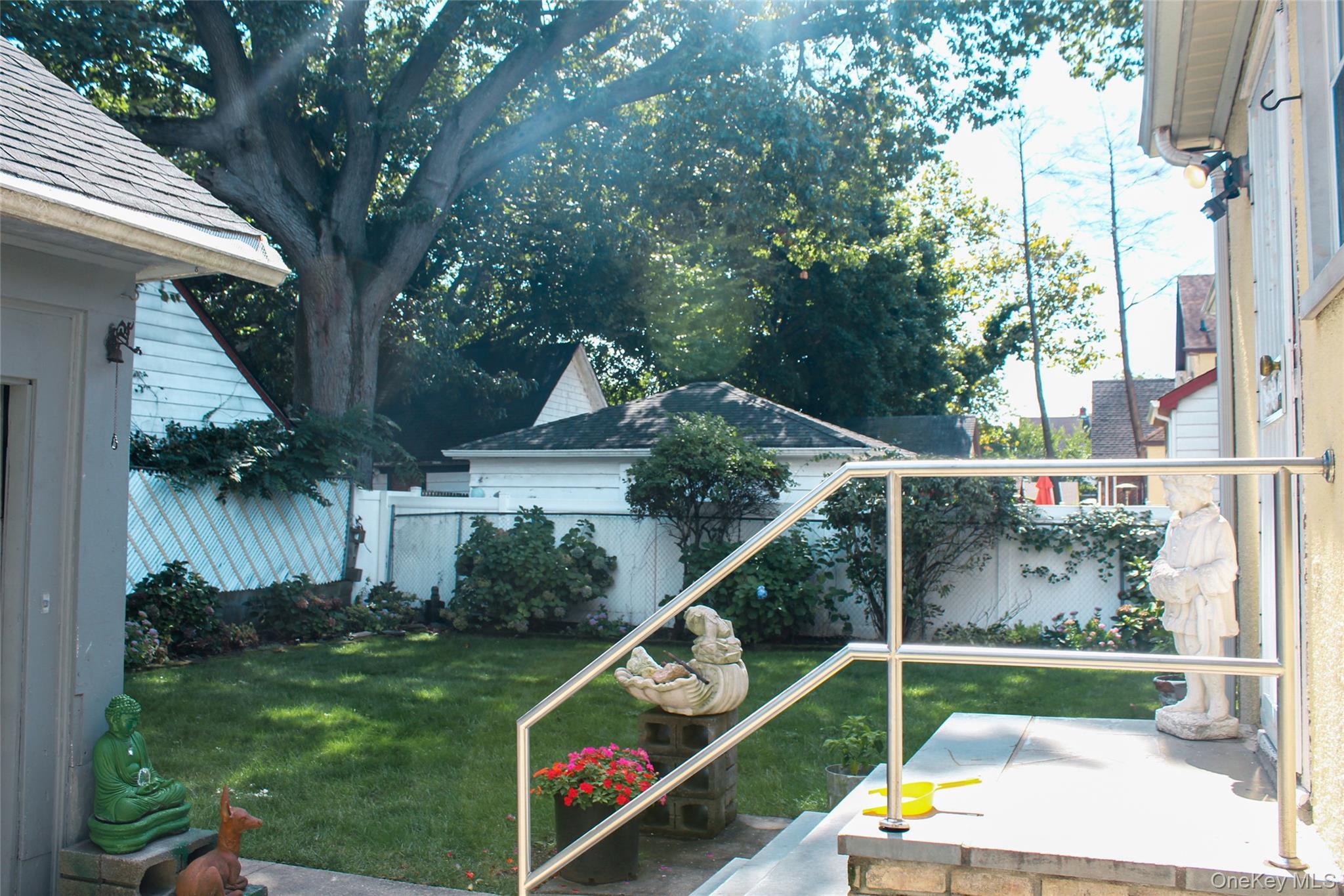 Single Family 225th Street  Queens, NY 11413, MLS-1040643-41
