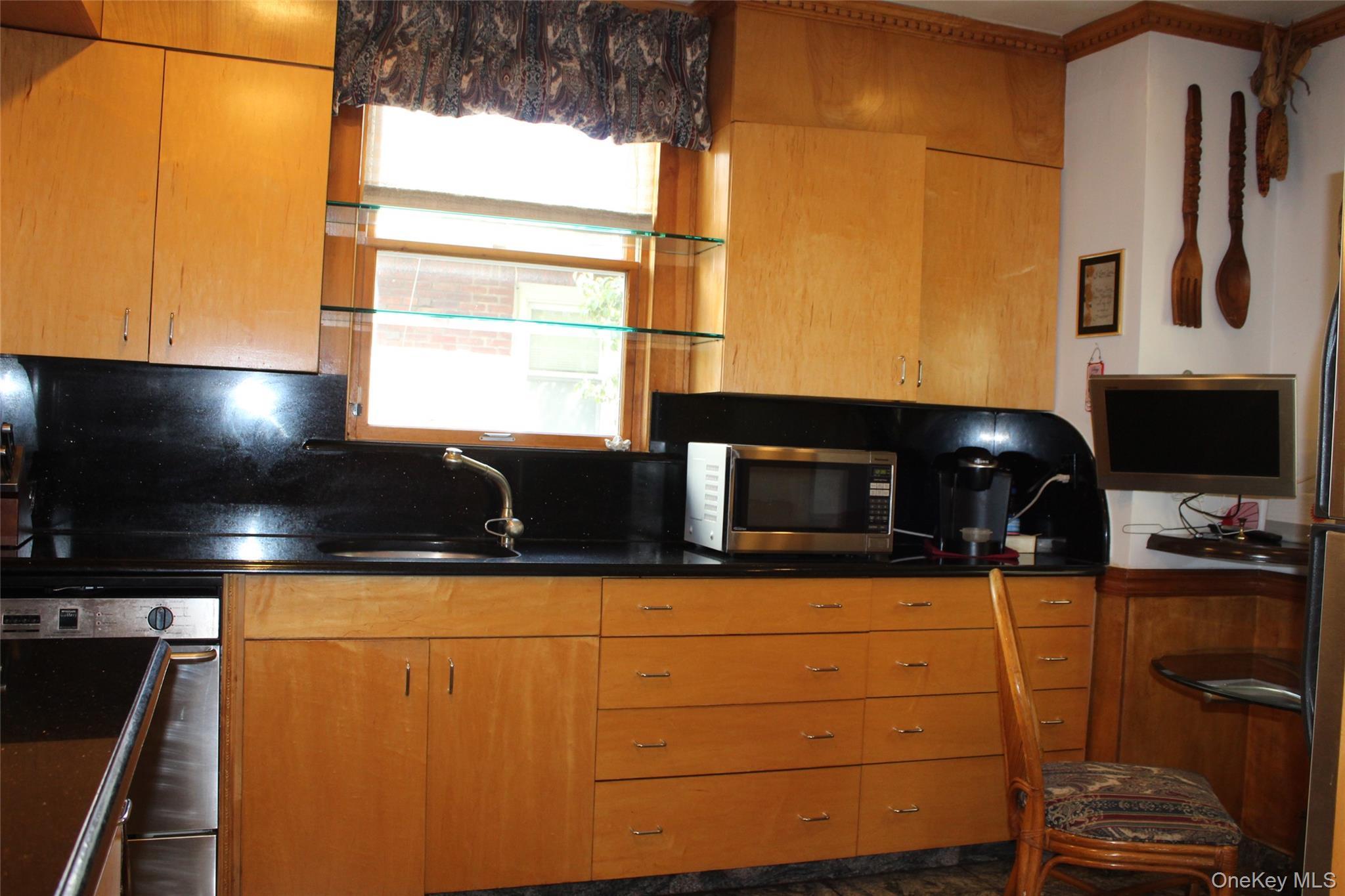 Single Family 225th Street Queens, NY 11413, MLS-1040643-5