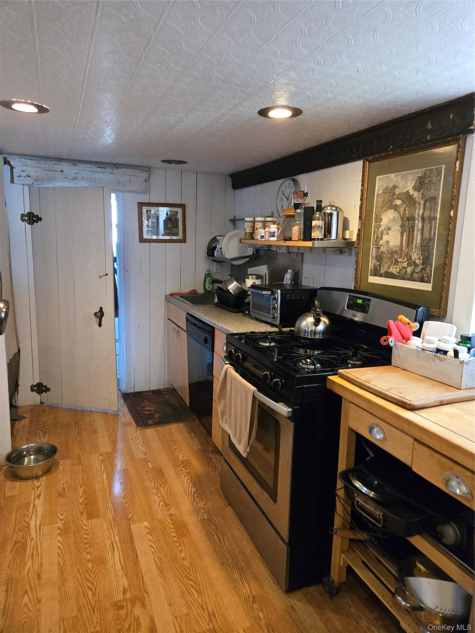 Single Family Cross Road Nassau County, NY 11709, MLS-1040651-2