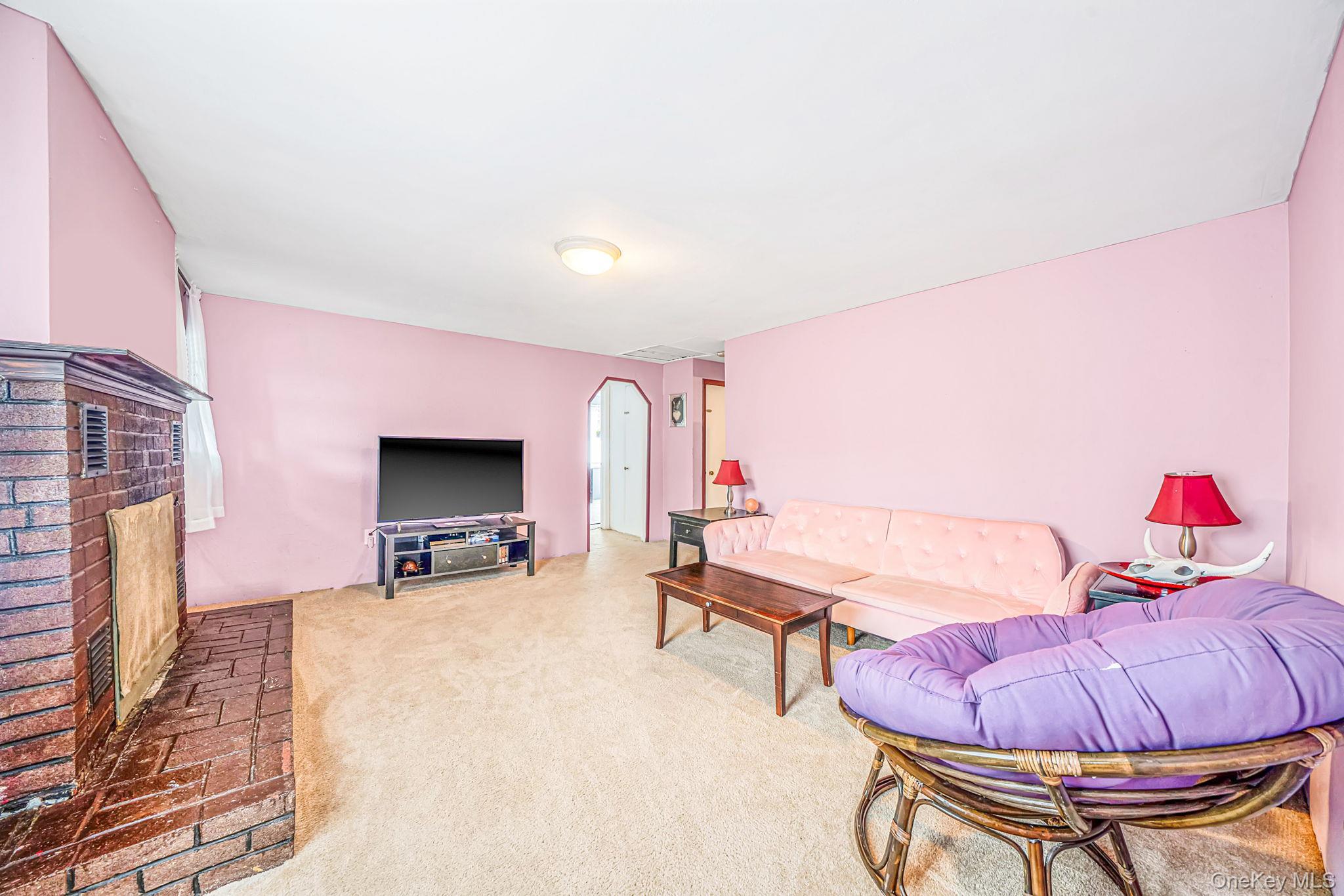 Single Family Cherokee Drive Suffolk County, NY 11706, MLS-1040654-24