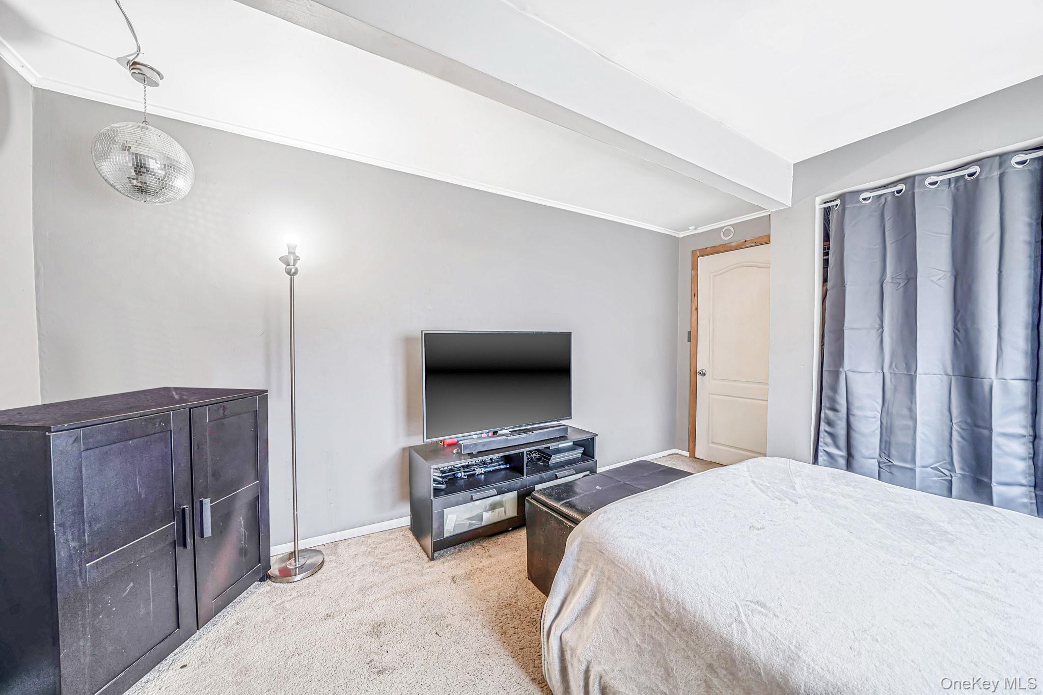 Single Family Cherokee Drive Suffolk County, NY 11706, MLS-1040654-30