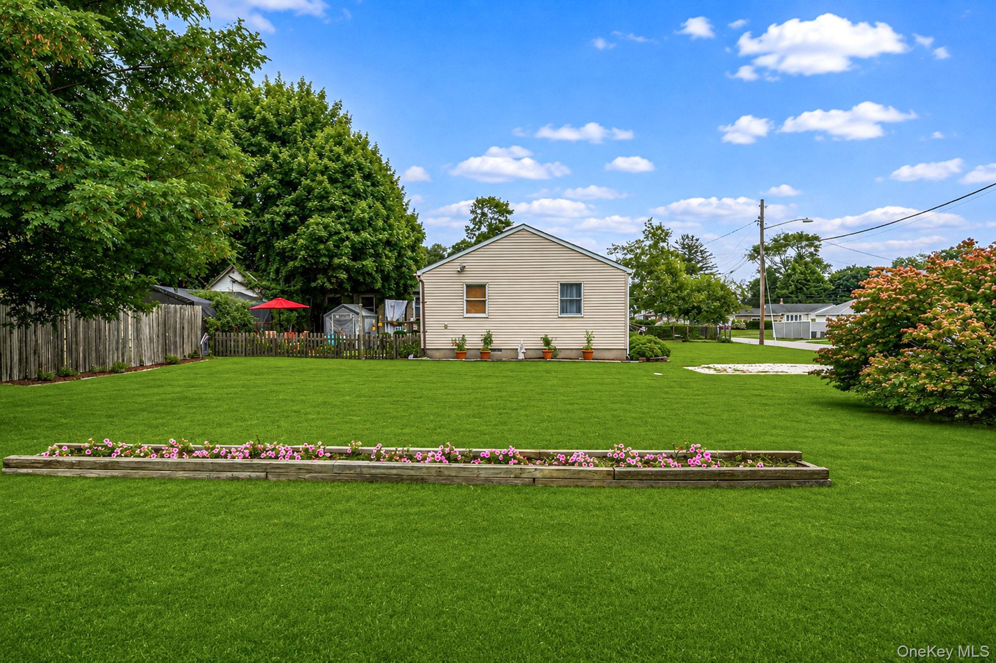 Single Family Cherokee Drive Suffolk County, NY 11706, MLS-1040654-35