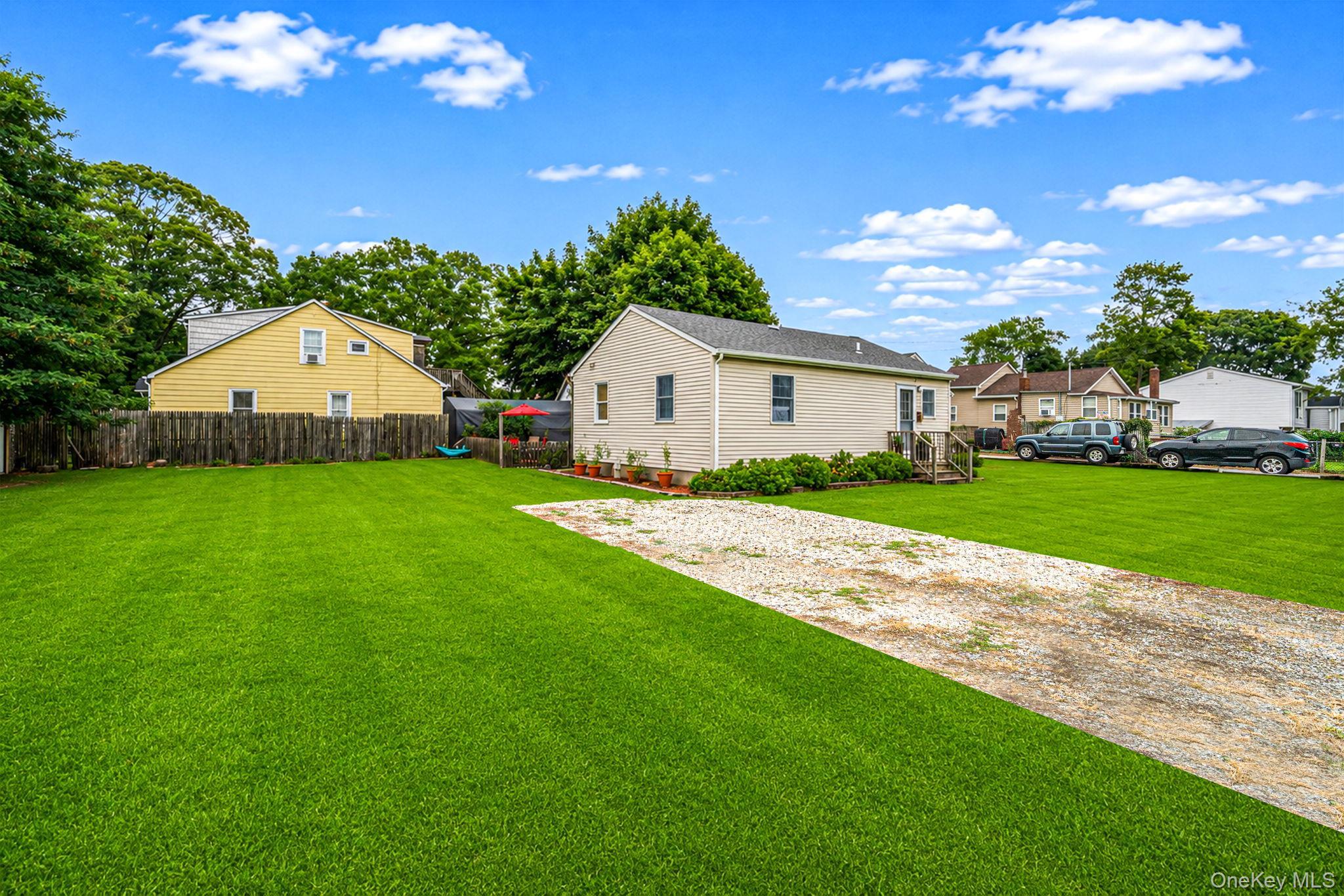 Single Family Cherokee Drive Suffolk County, NY 11706, MLS-1040654-4