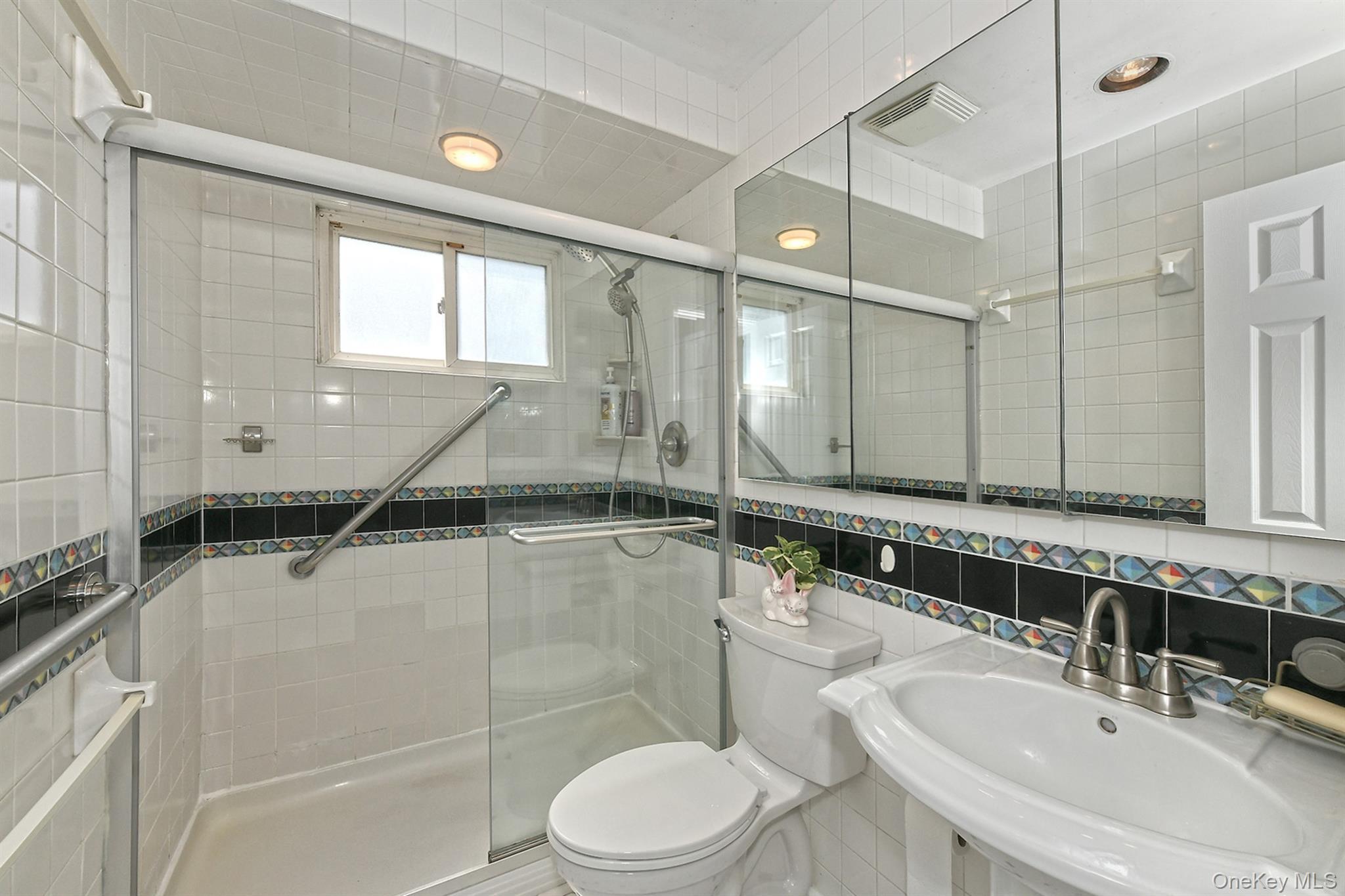 Single Family Crest Hill Court Suffolk County, NY 11746, MLS-1040705-11