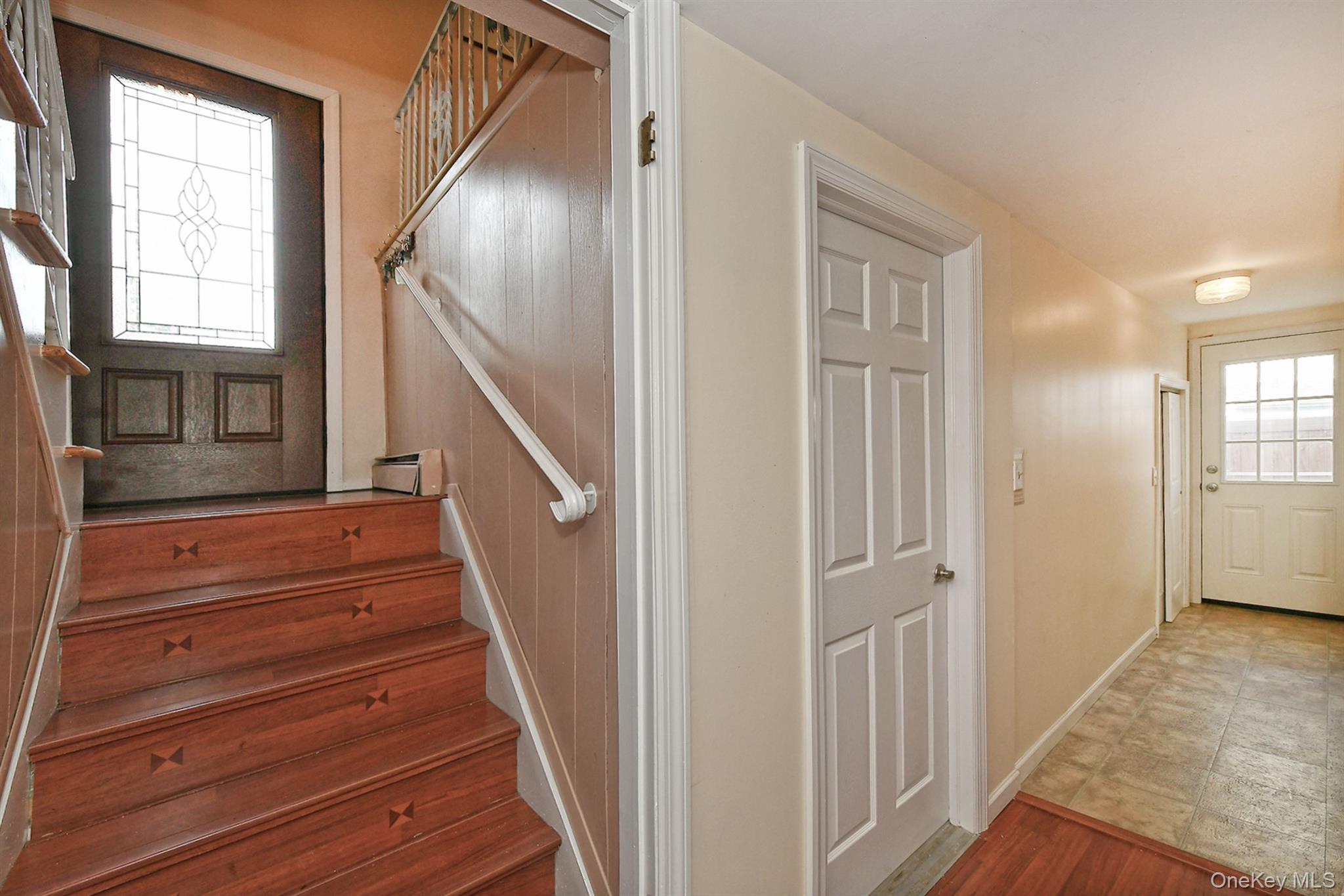 Single Family Crest Hill Court Suffolk County, NY 11746, MLS-1040705-13
