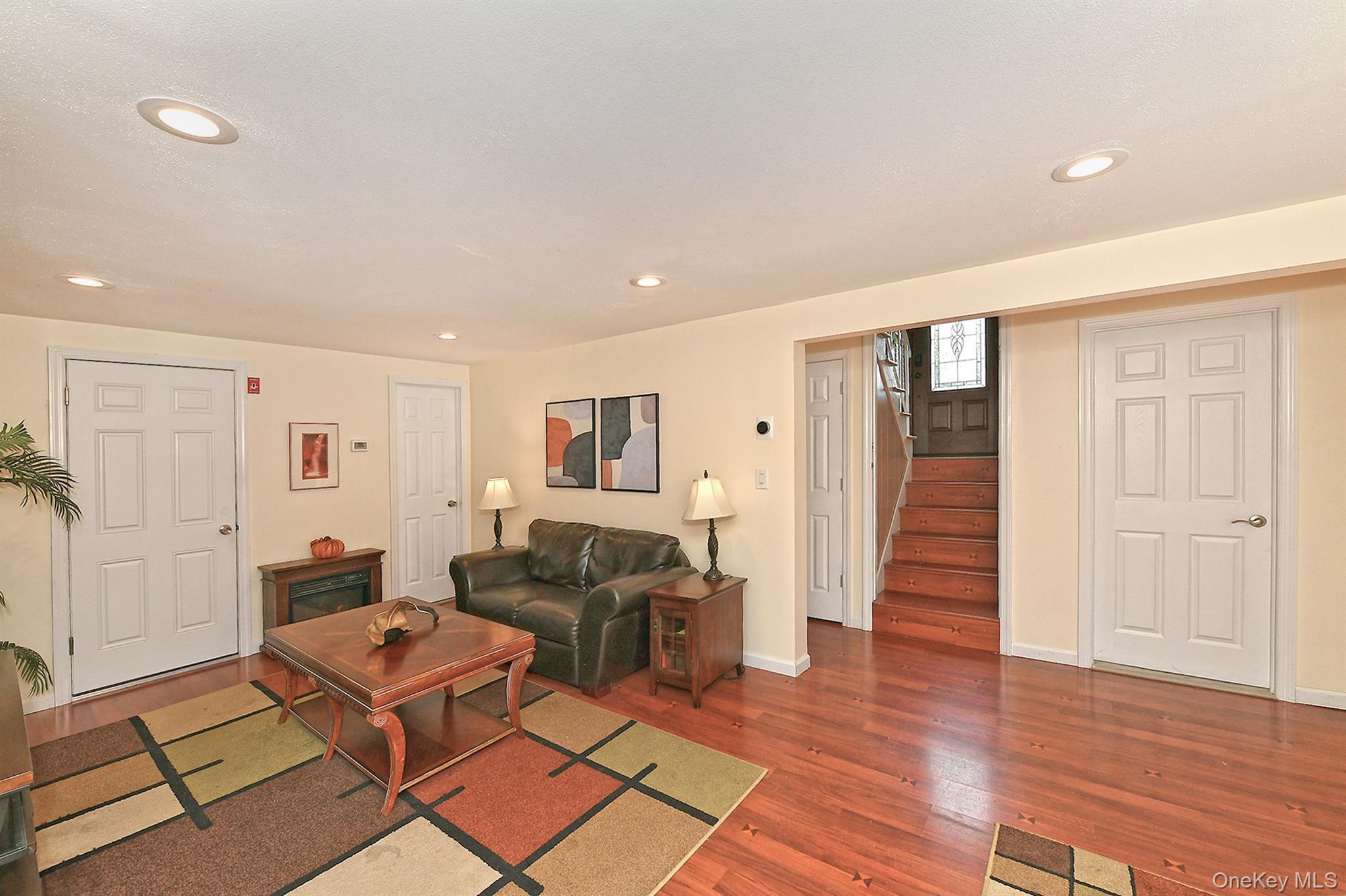 Single Family Crest Hill Court Suffolk County, NY 11746, MLS-1040705-19