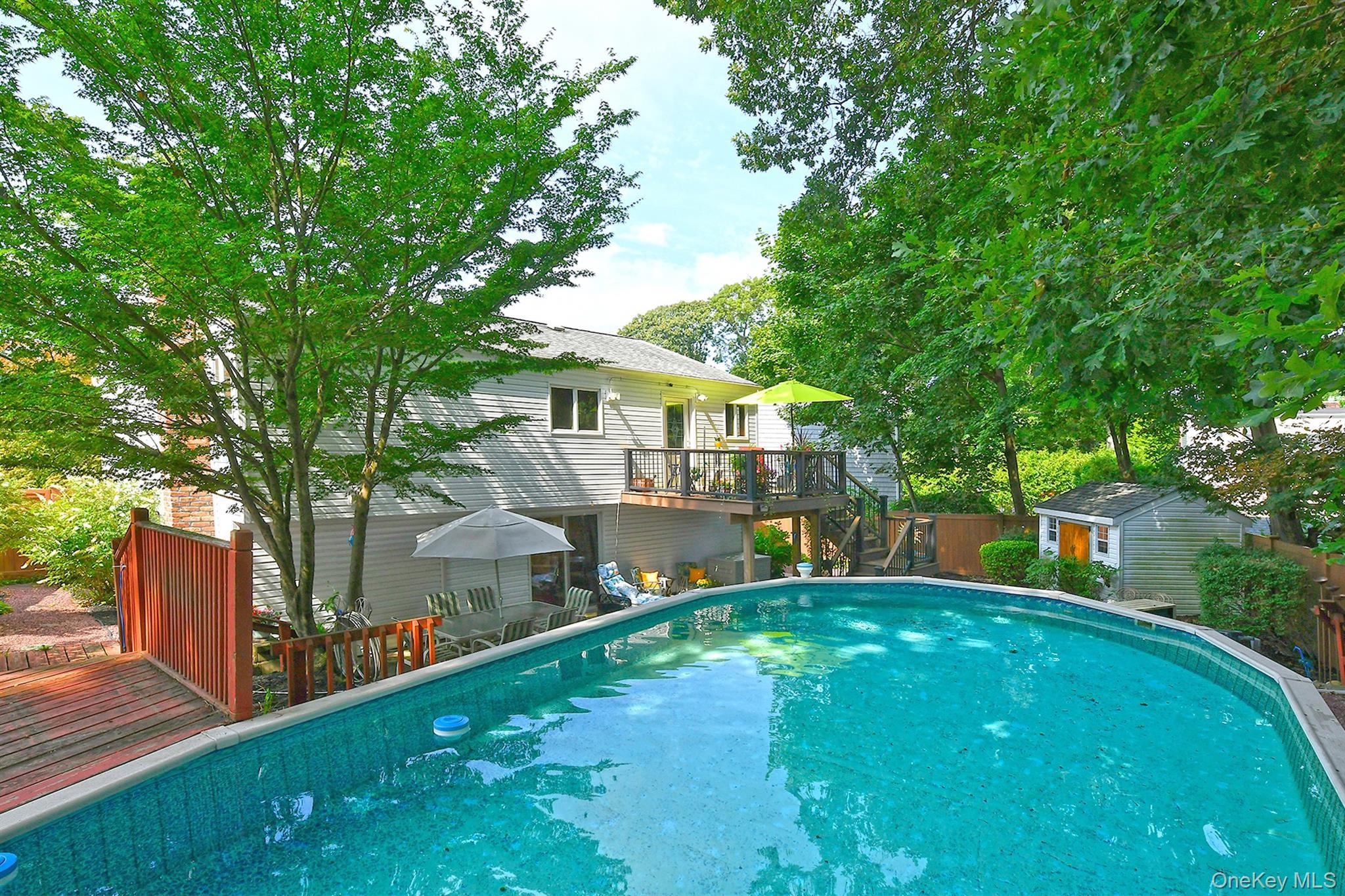 Single Family Crest Hill Court Suffolk County, NY 11746, MLS-1040705-24