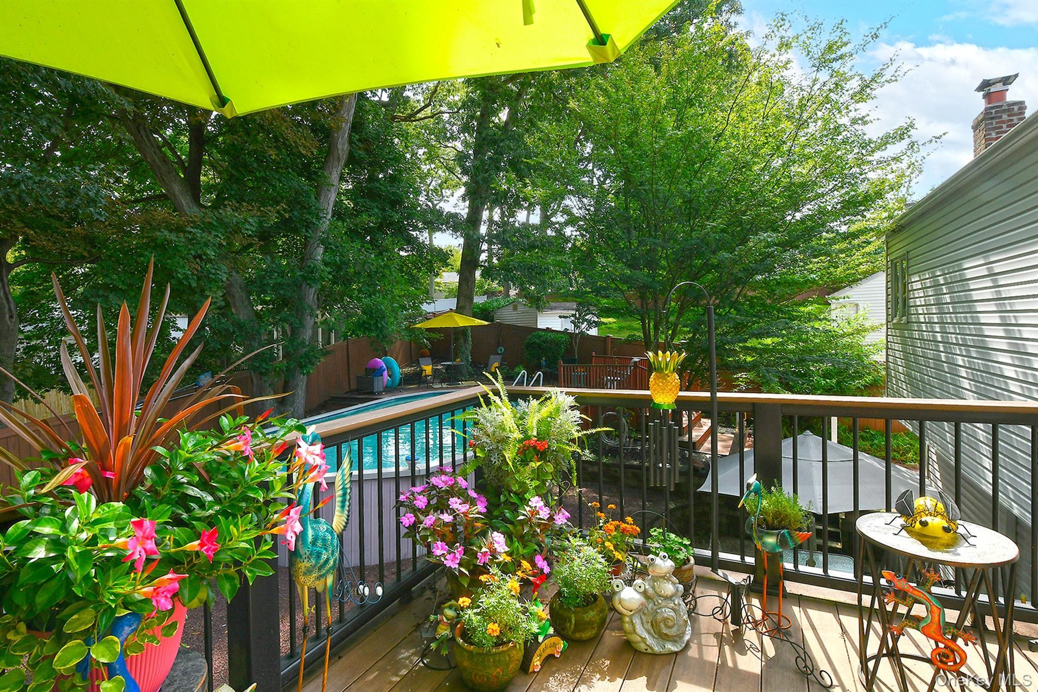 Single Family Crest Hill Court Suffolk County, NY 11746, MLS-1040705-27