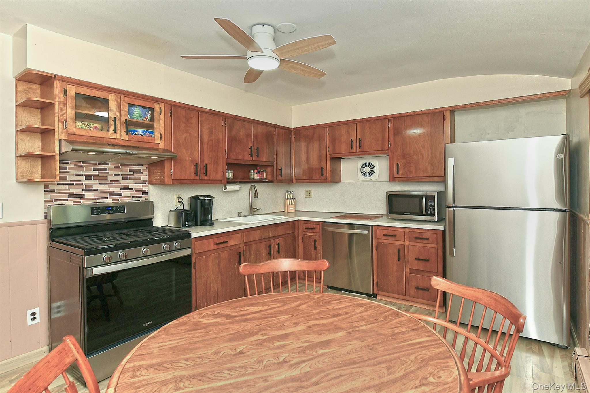 Single Family Crest Hill Court Suffolk County, NY 11746, MLS-1040705-5