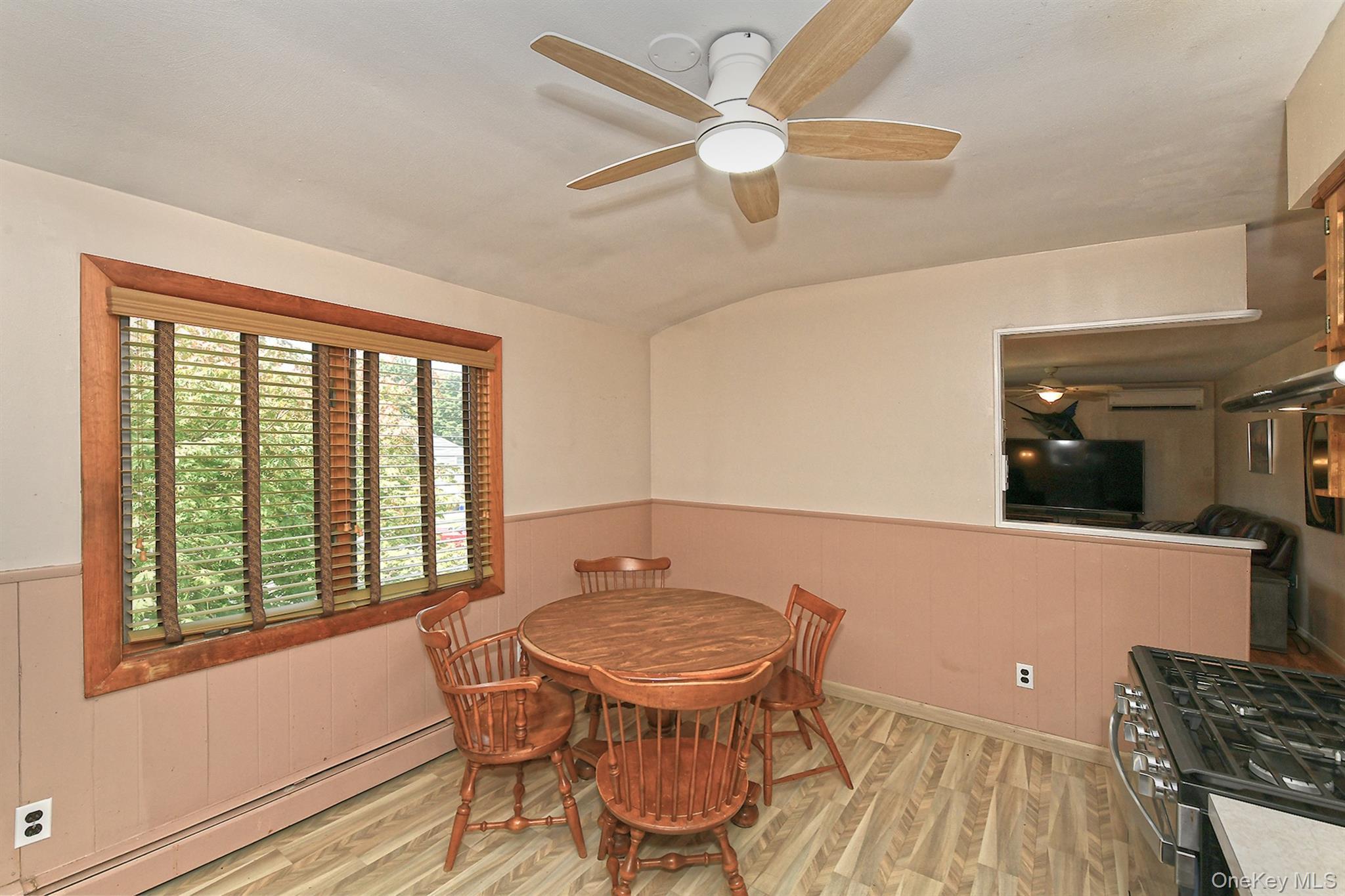 Single Family Crest Hill Court Suffolk County, NY 11746, MLS-1040705-6