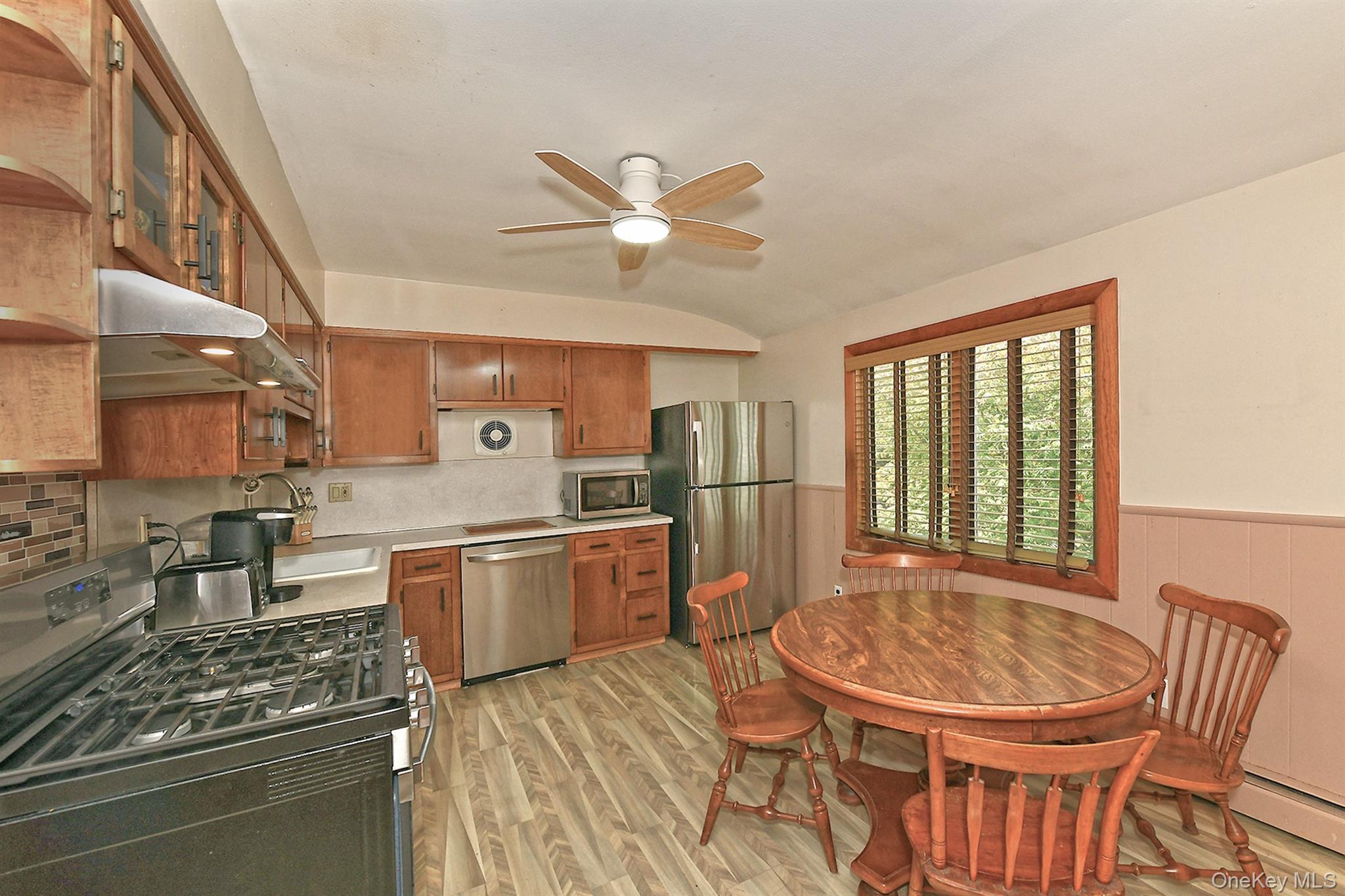 Single Family Crest Hill Court Suffolk County, NY 11746, MLS-1040705-7
