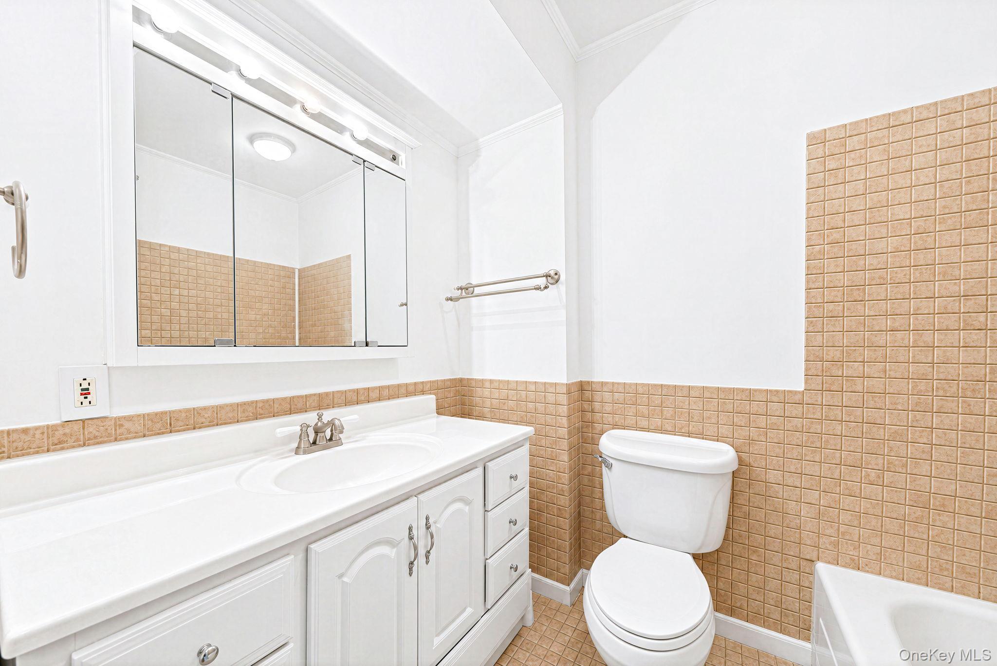 Single Family N Wellwood Avenue  Suffolk County, NY 11757, MLS-1040710-20