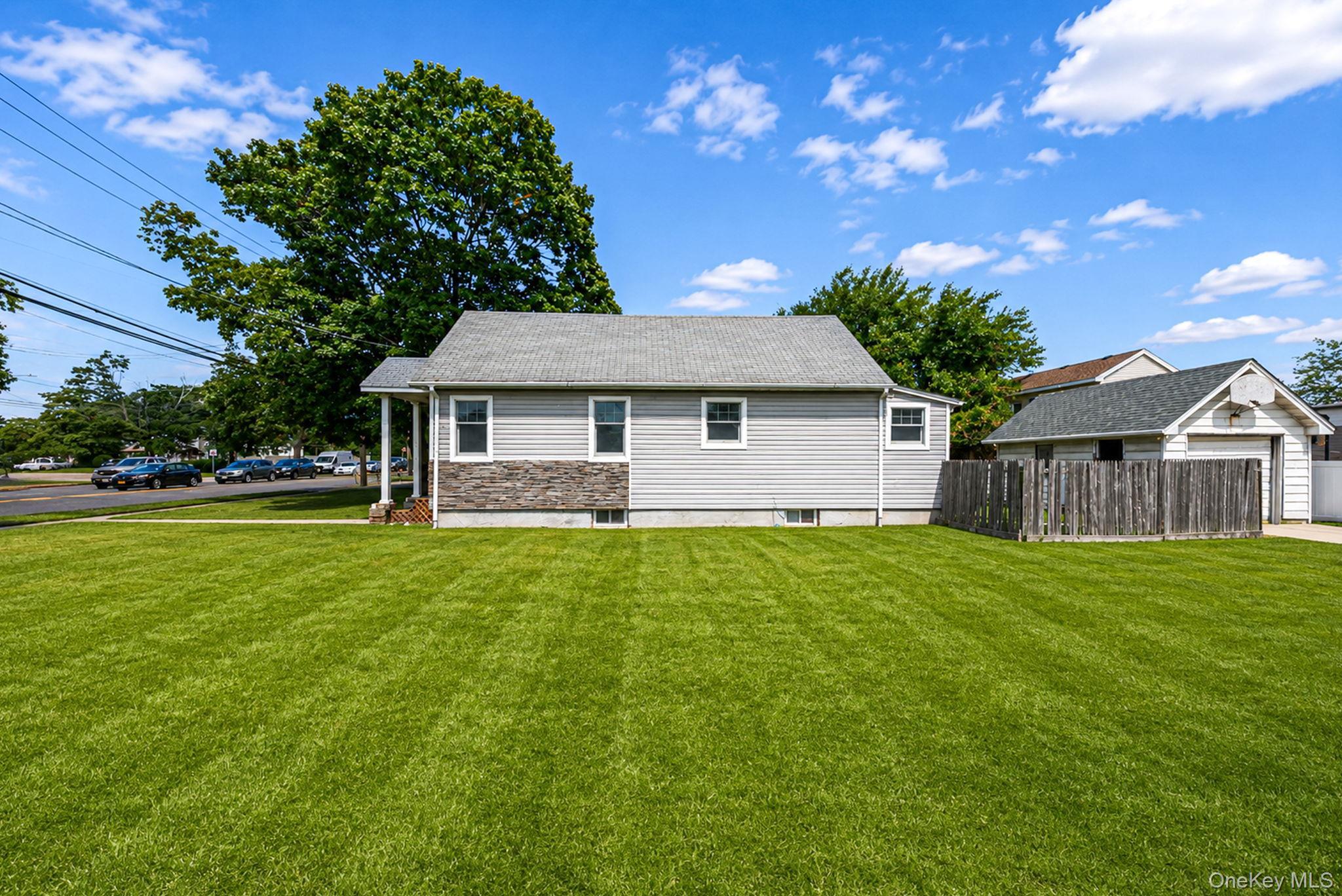 Single Family N Wellwood Avenue  Suffolk County, NY 11757, MLS-1040710-4