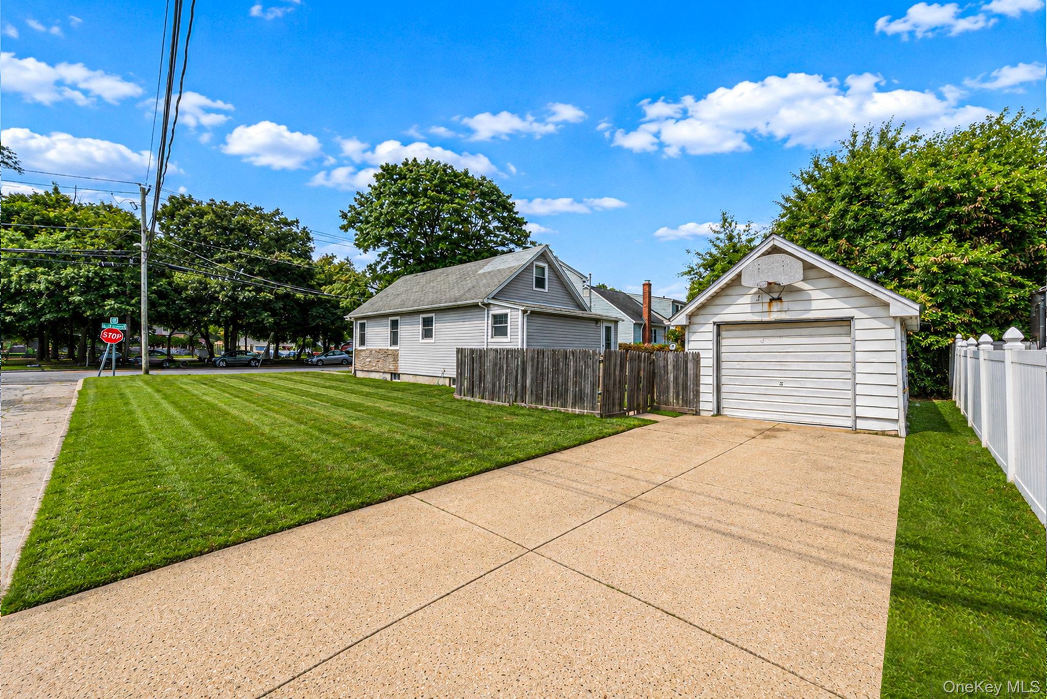 Single Family N Wellwood Avenue  Suffolk County, NY 11757, MLS-1040710-5