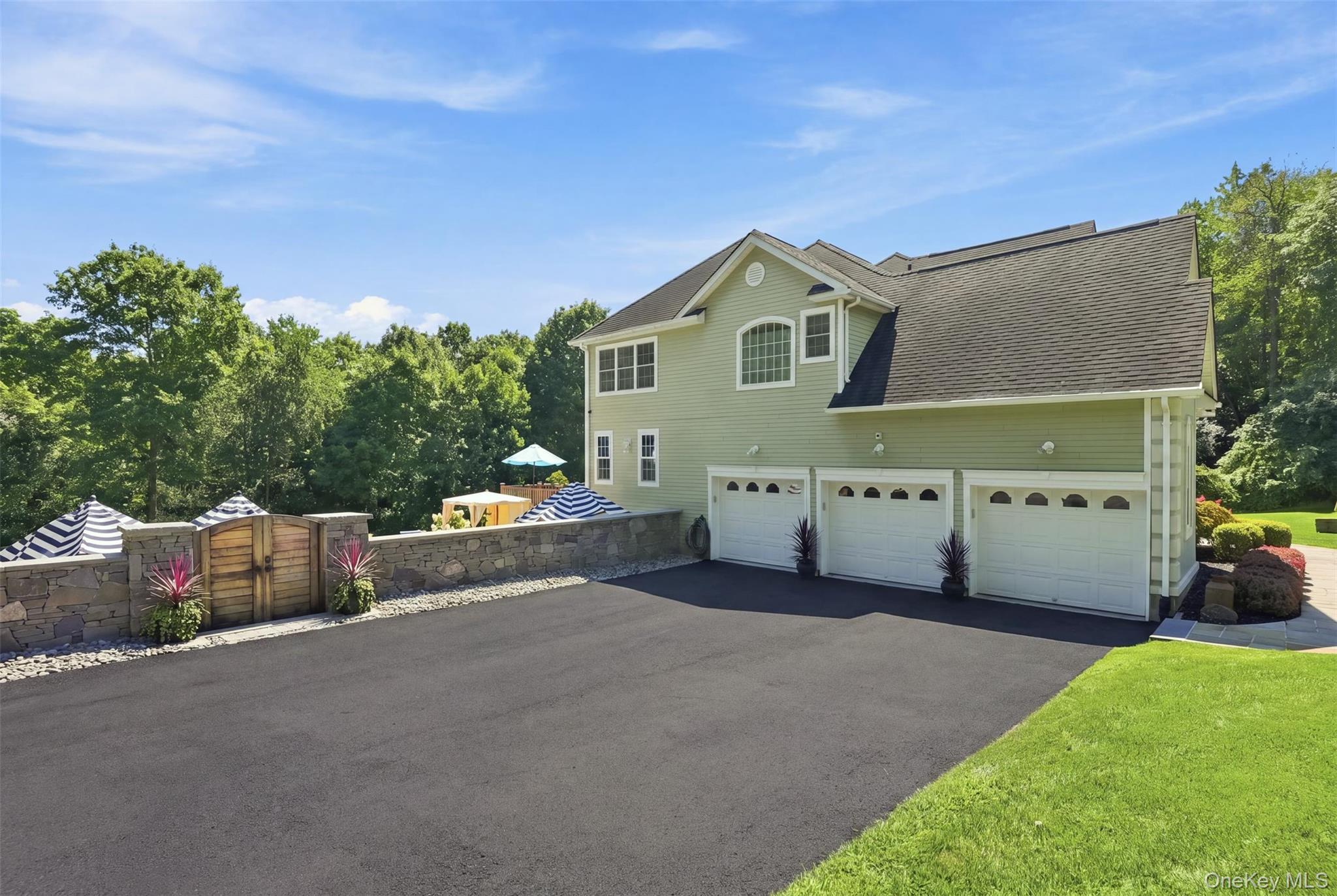 Single Family Woodcrest Lane Orange County, NY 10924, MLS-1040719-44