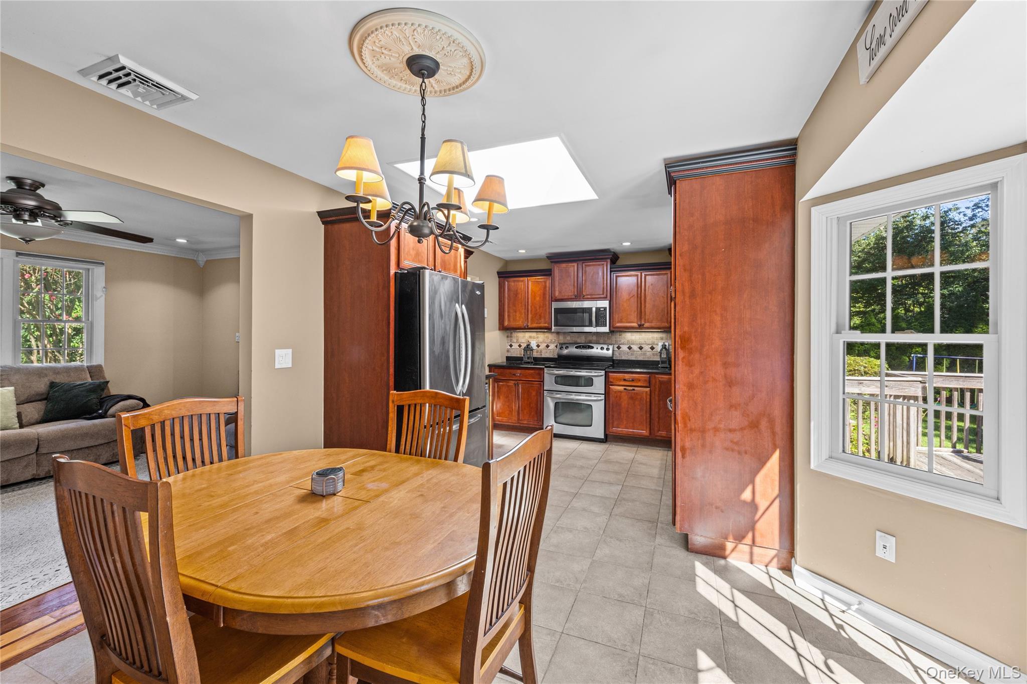Single Family Marbeth Circle Suffolk County, NY 11764, MLS-1040721-12