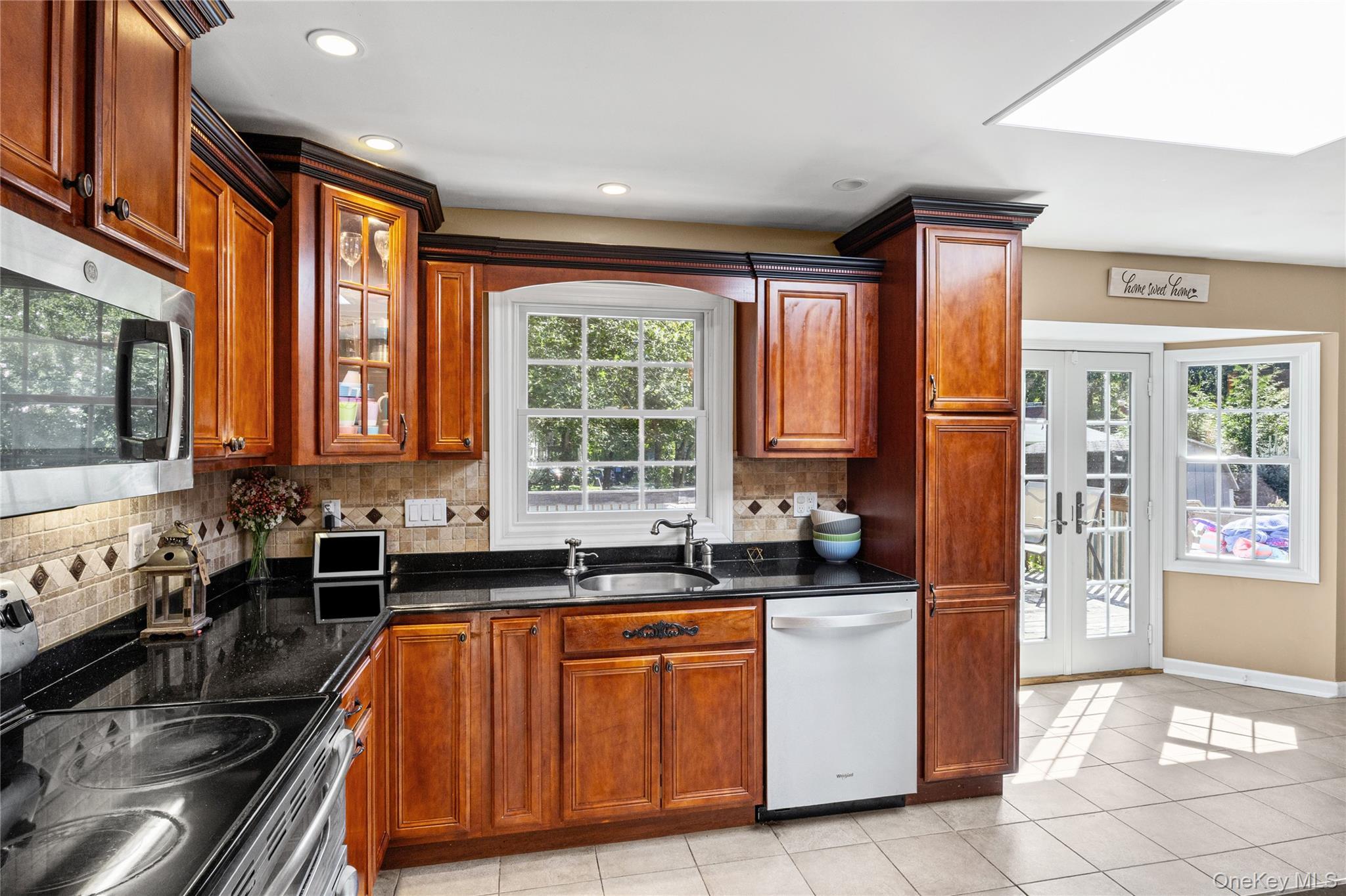 Single Family Marbeth Circle Suffolk County, NY 11764, MLS-1040721-15