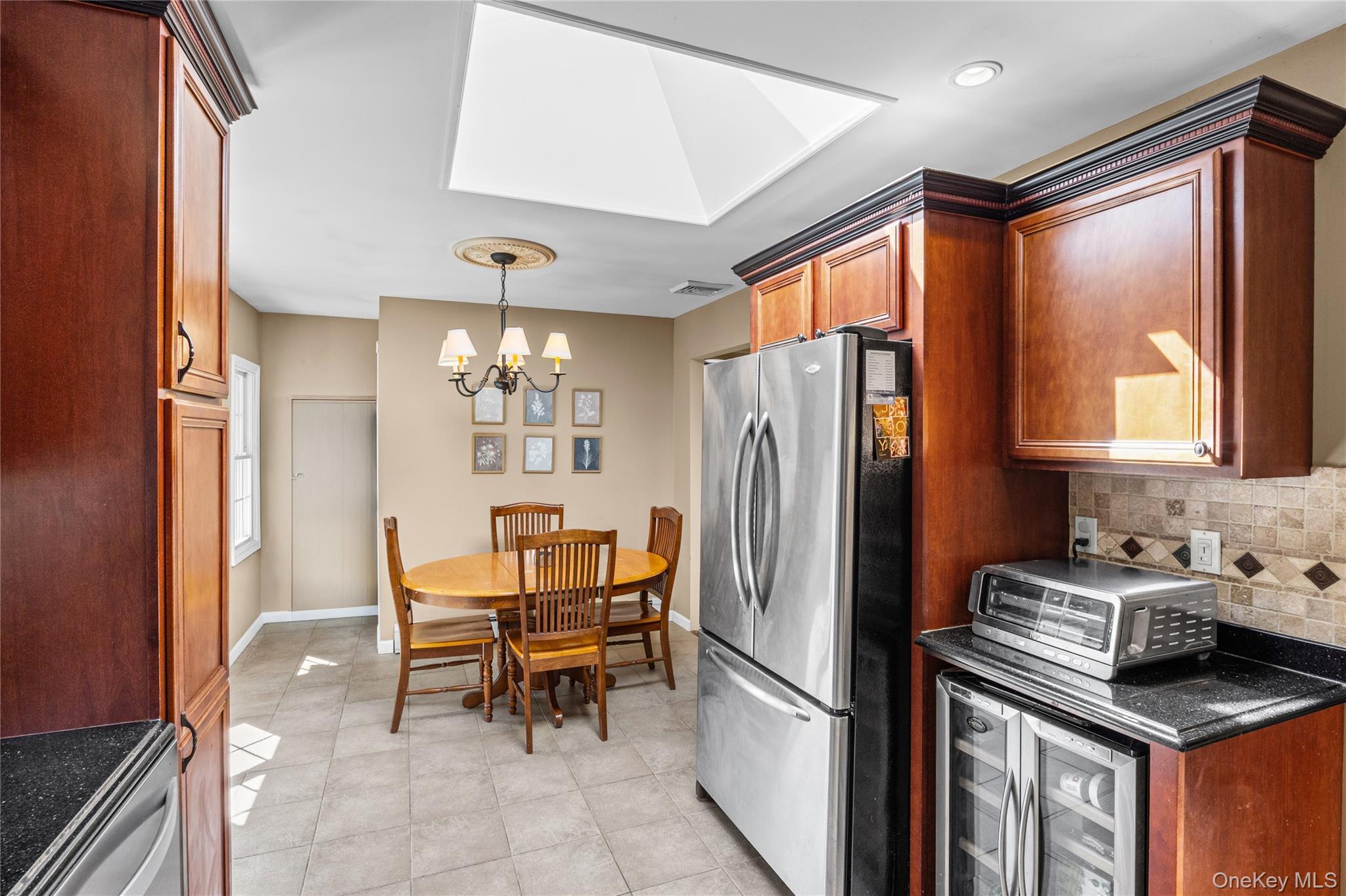 Single Family Marbeth Circle Suffolk County, NY 11764, MLS-1040721-16