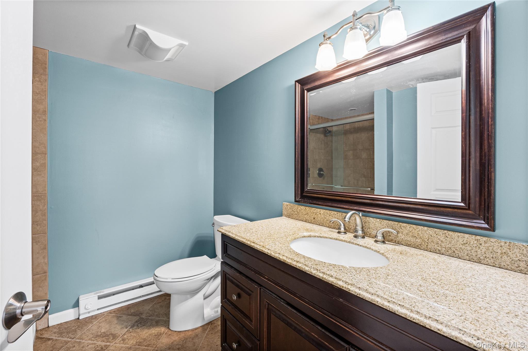 Single Family Marbeth Circle Suffolk County, NY 11764, MLS-1040721-27